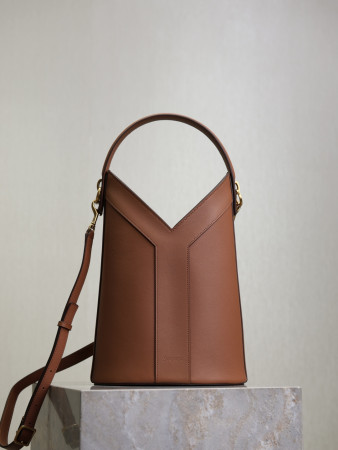 Y*L y top-handle bucket in leather 25x22-34x3-15cm