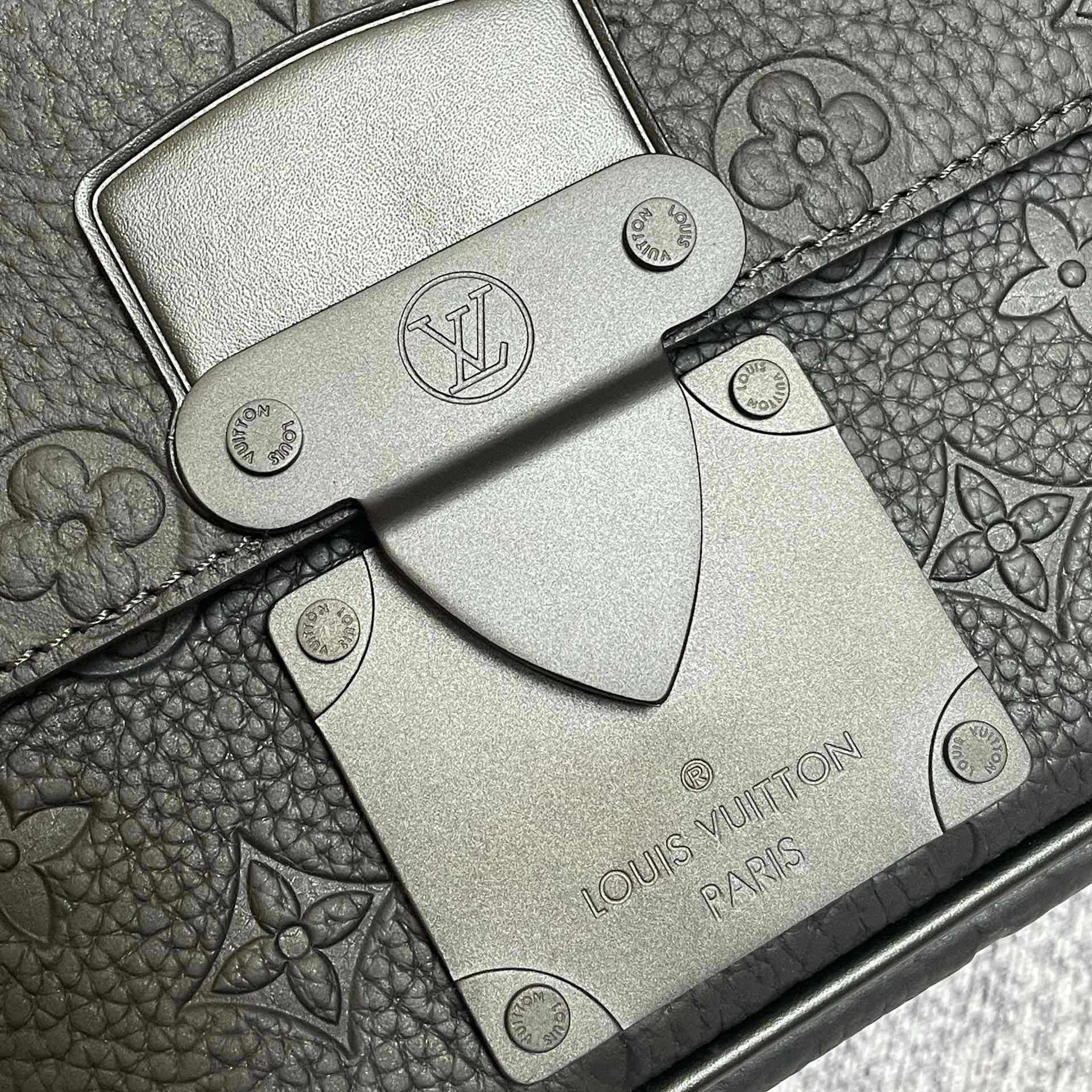 LV S LOCK SLING BAG M58487