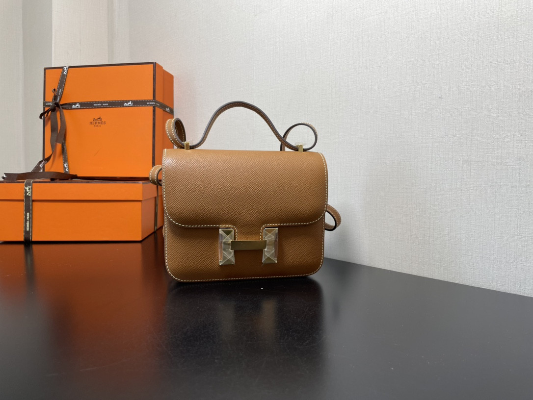 H**mes constance 24 epsom leather gold hardware 9.4"x5.9"x3"