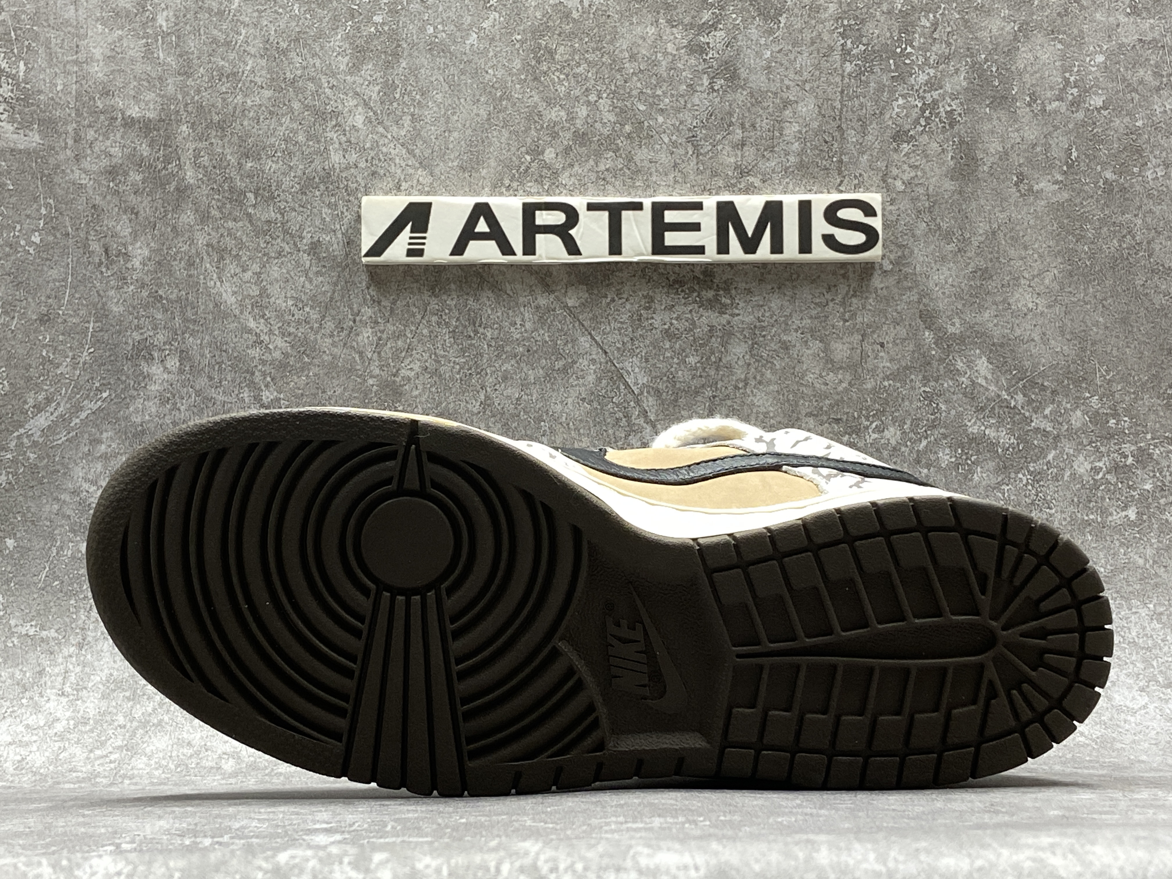 Nike SB Dunk Low Travis Scott (No Shoes Box)