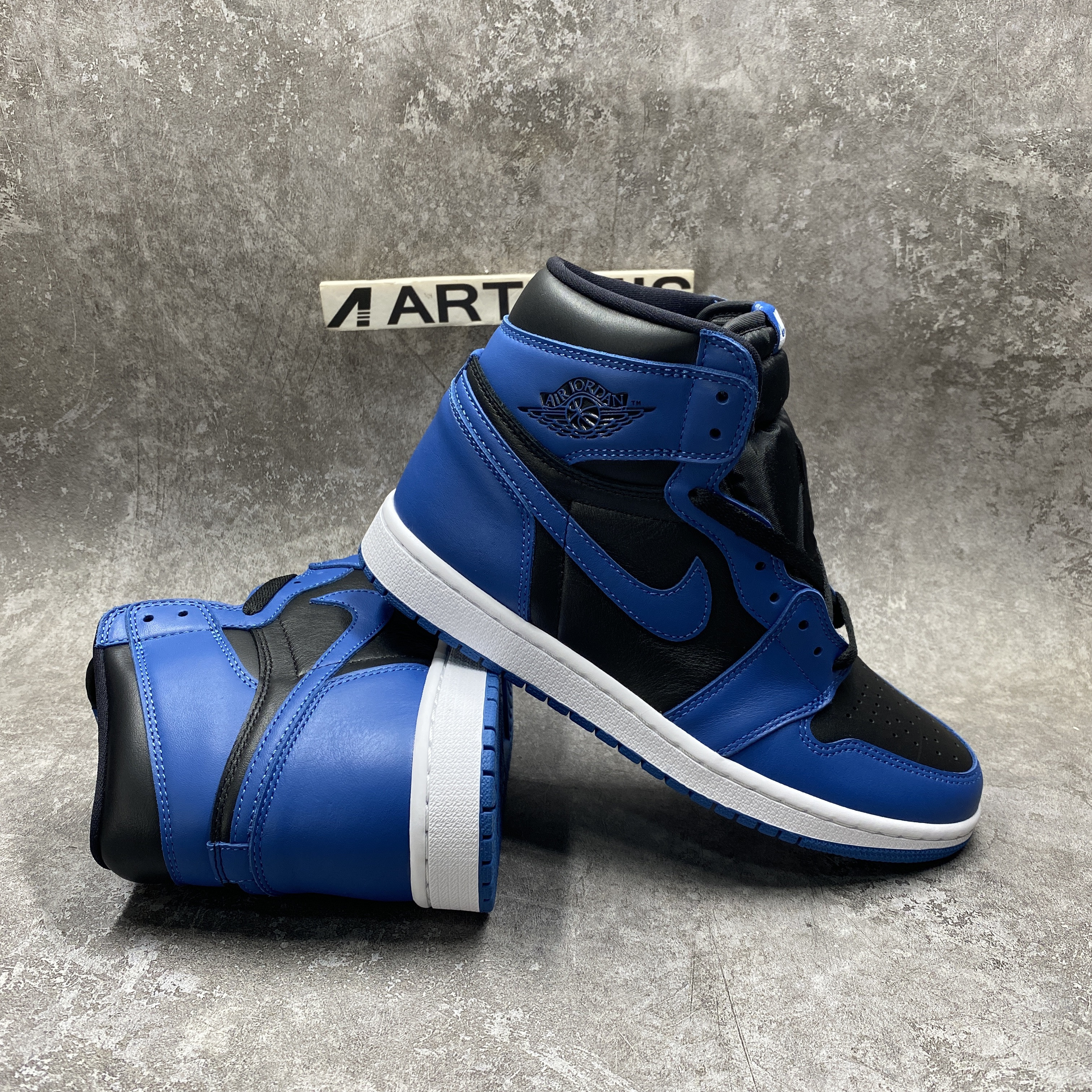 Air Jordan 1 Retro High OG Dark Marina Blue