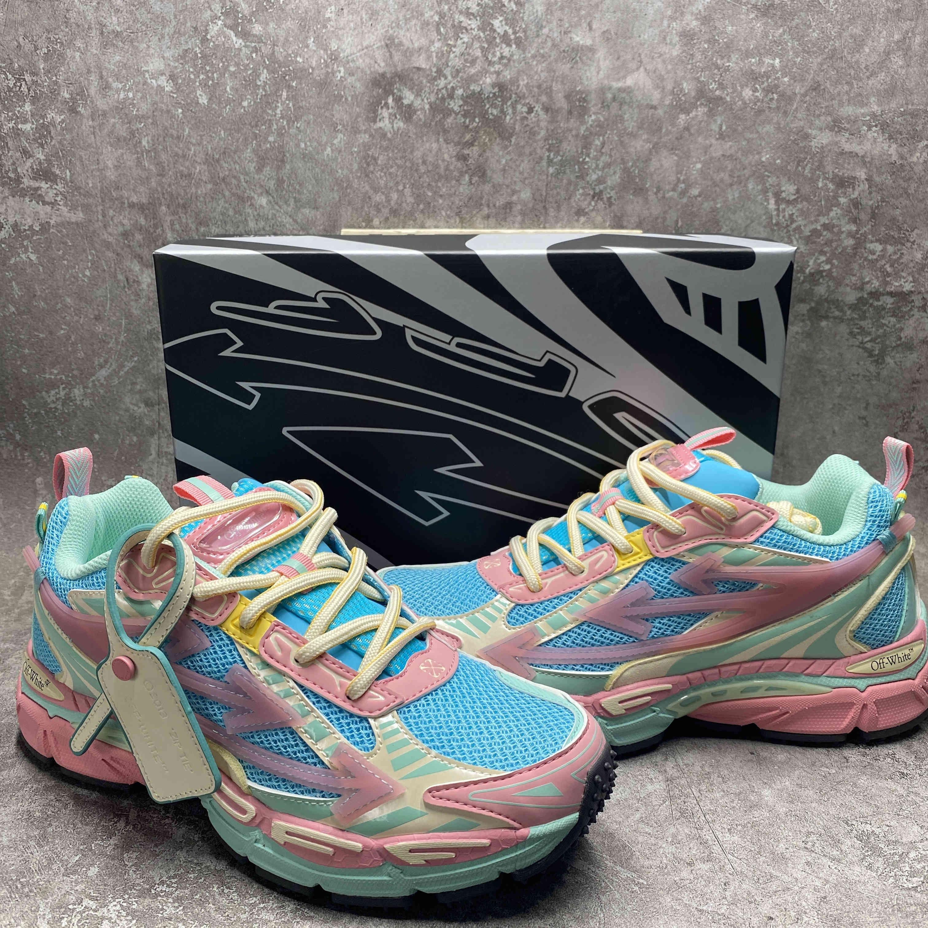 UA Off-White "BE RIGHT BACK"