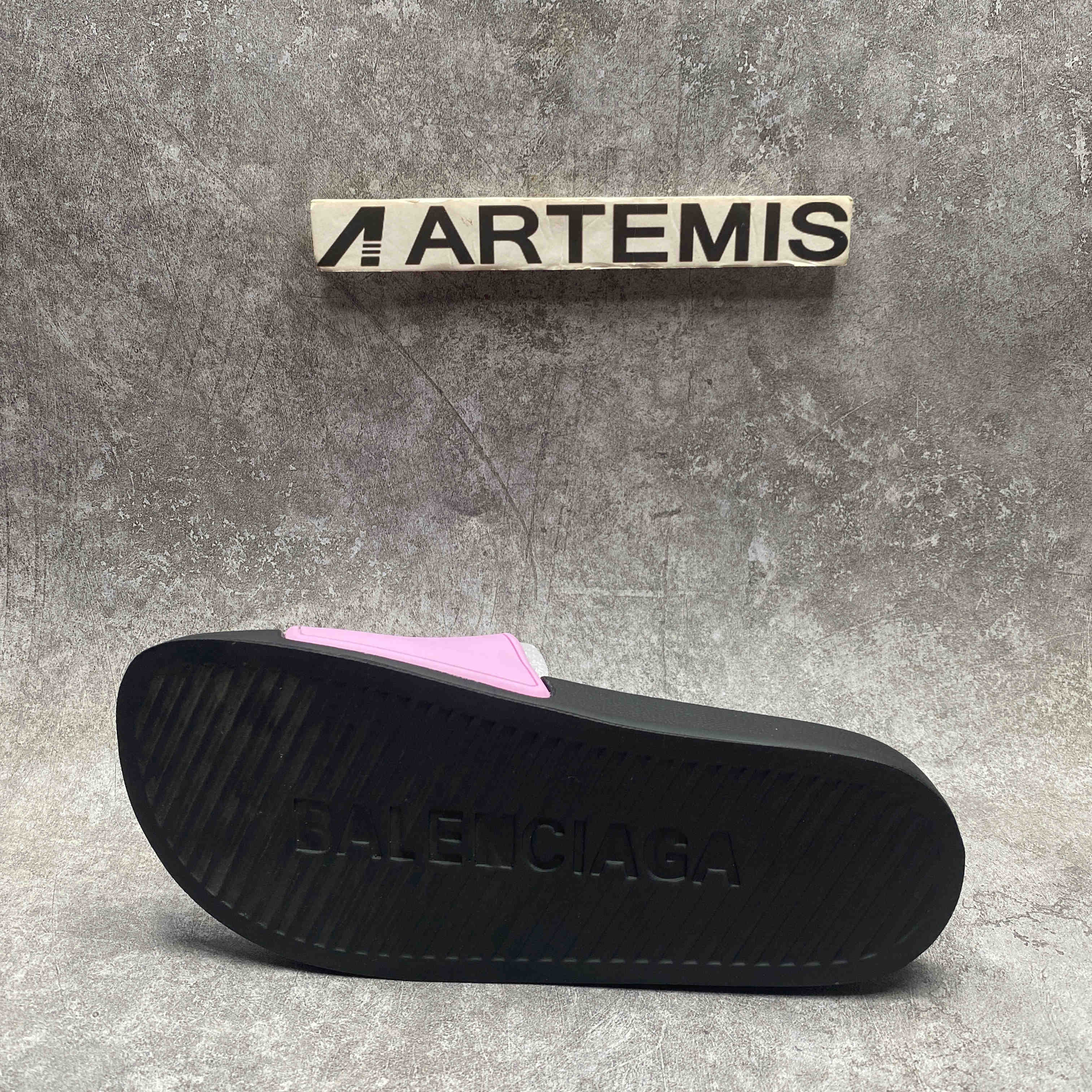 Ba*len*cia*ga pool slide black pink