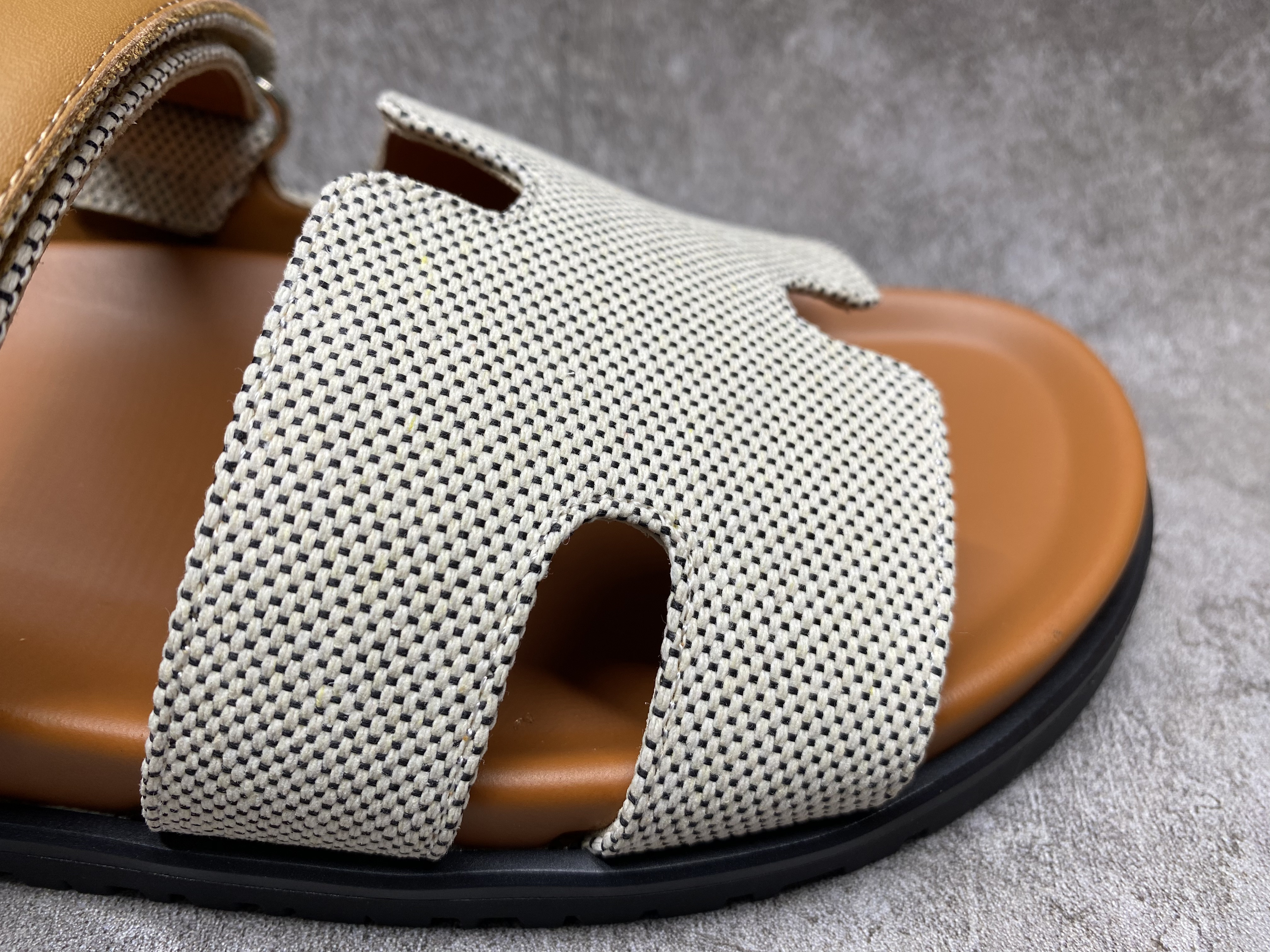 UA Hermès Chypre Sandal