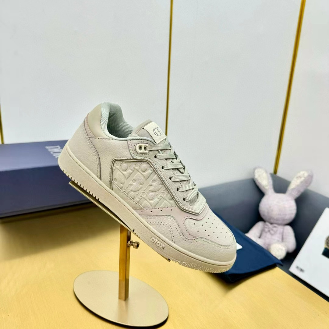 ua D*or b27 low-top sneaker beige grained calfskin and beige D*or gravity leather