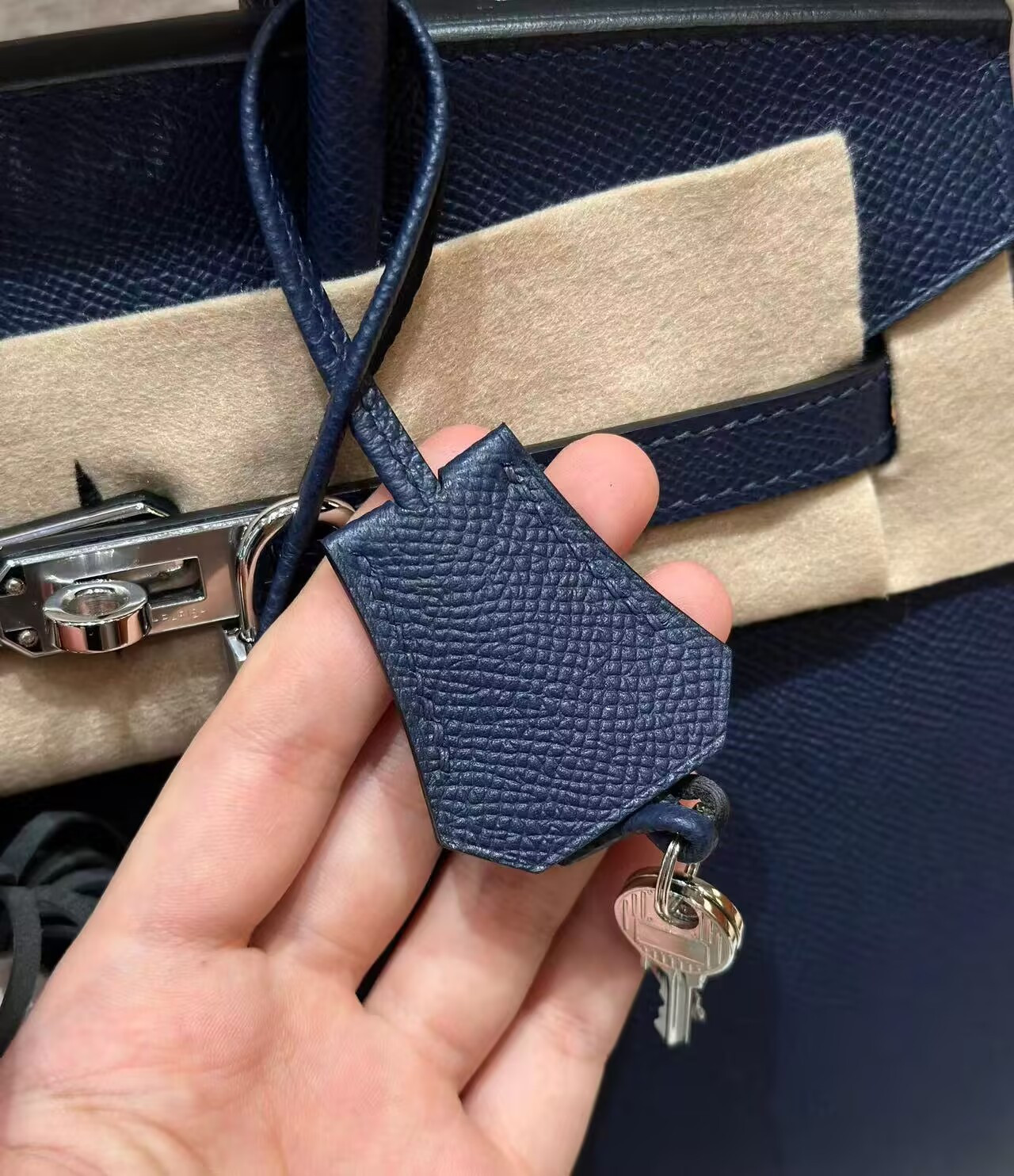 HERMÈS BIRKIN EPSOM 25 30 (Horse charm not included)