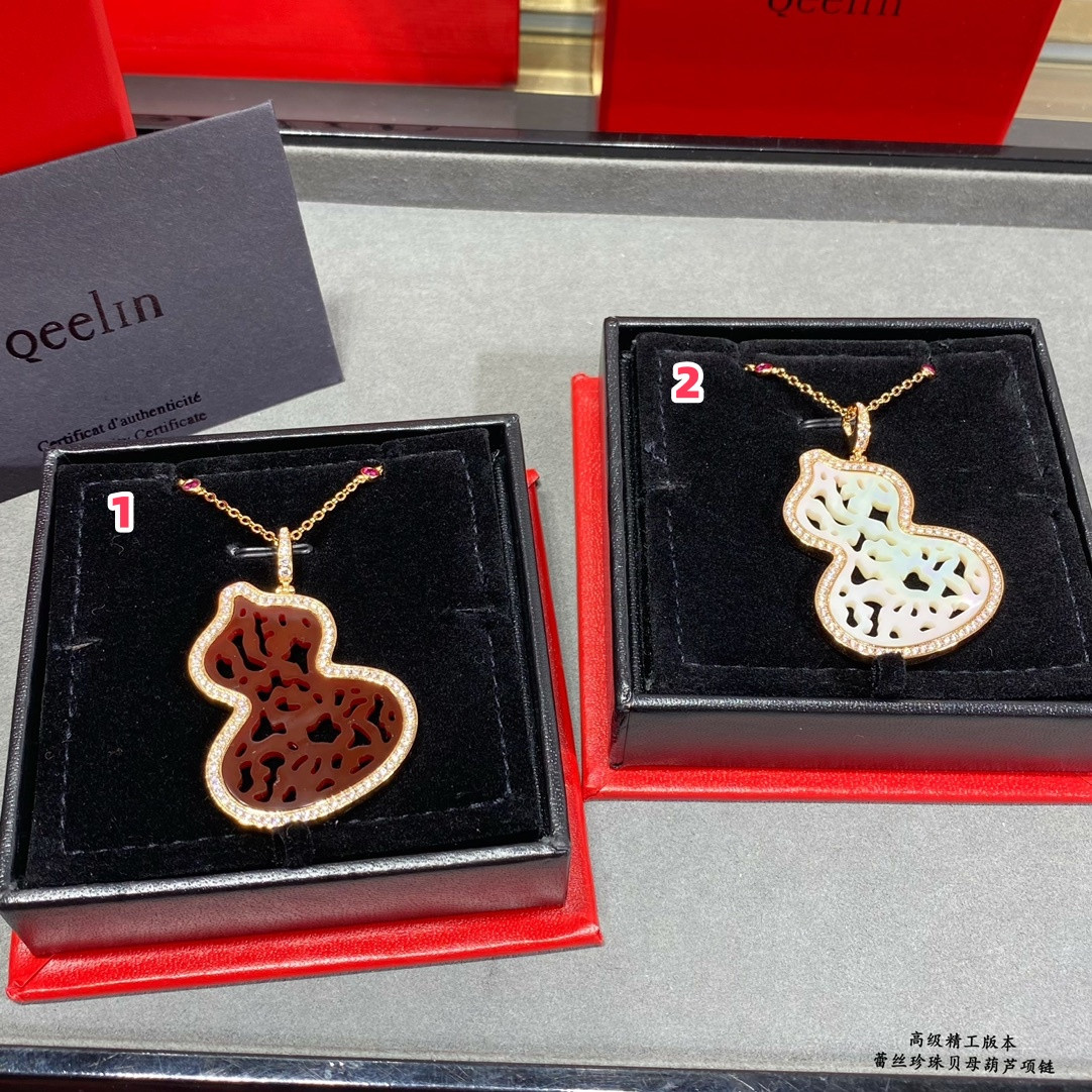 Qeelin Large Hollow Gourd Necklace