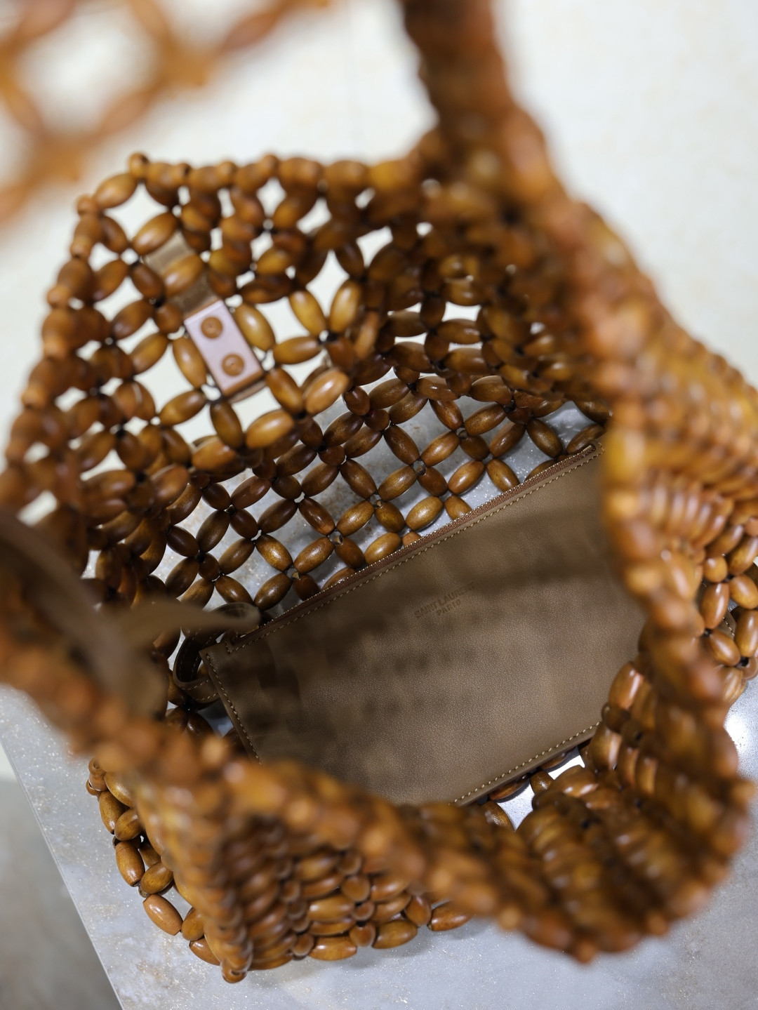 Y*L le 5 à 7 large in wood beads 30x35x10cm