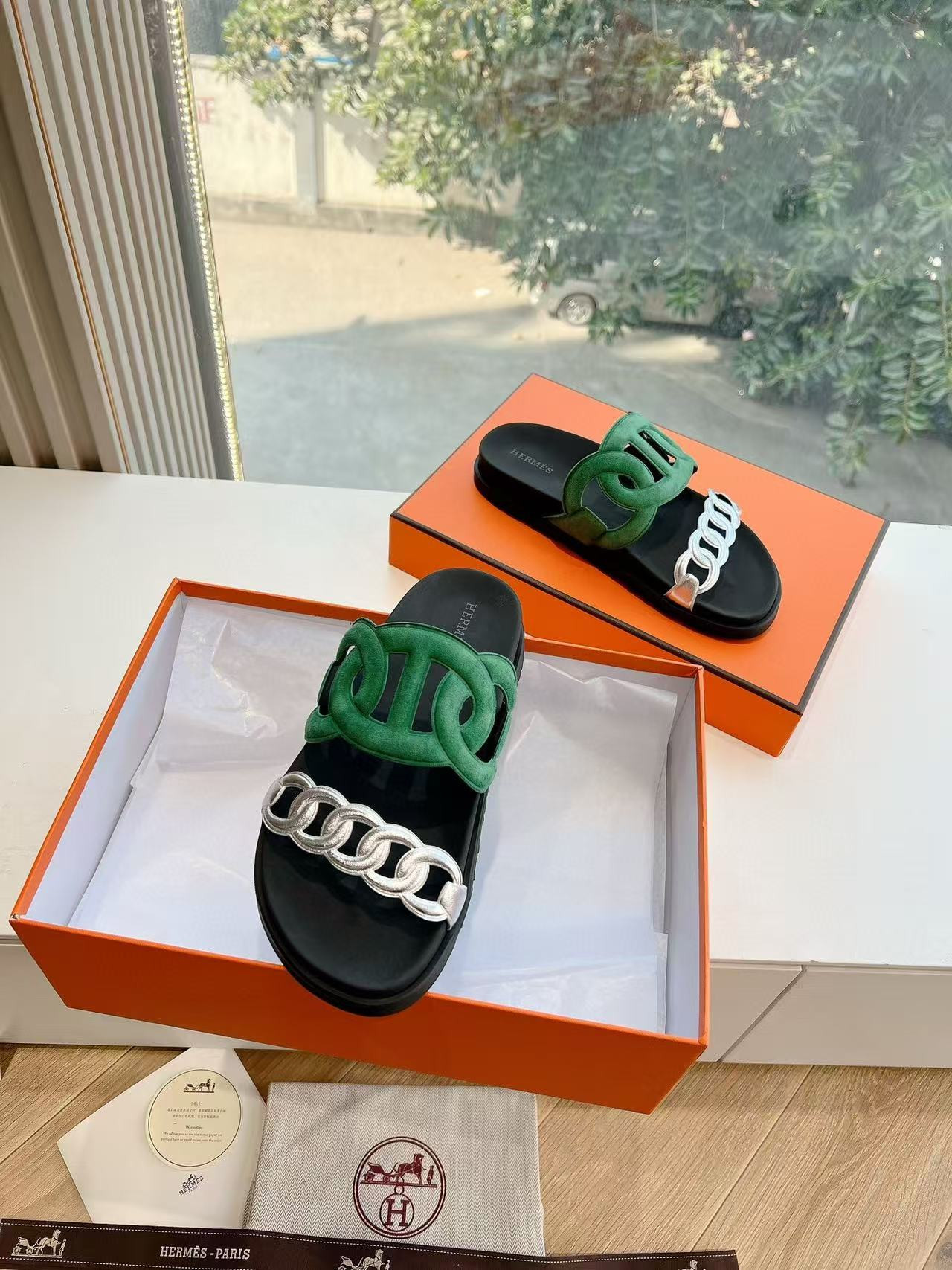 UA Hermès Extra sandal