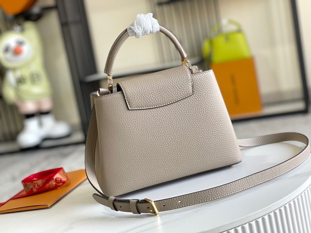 LV Capucines BB M94634 27x18x9cm