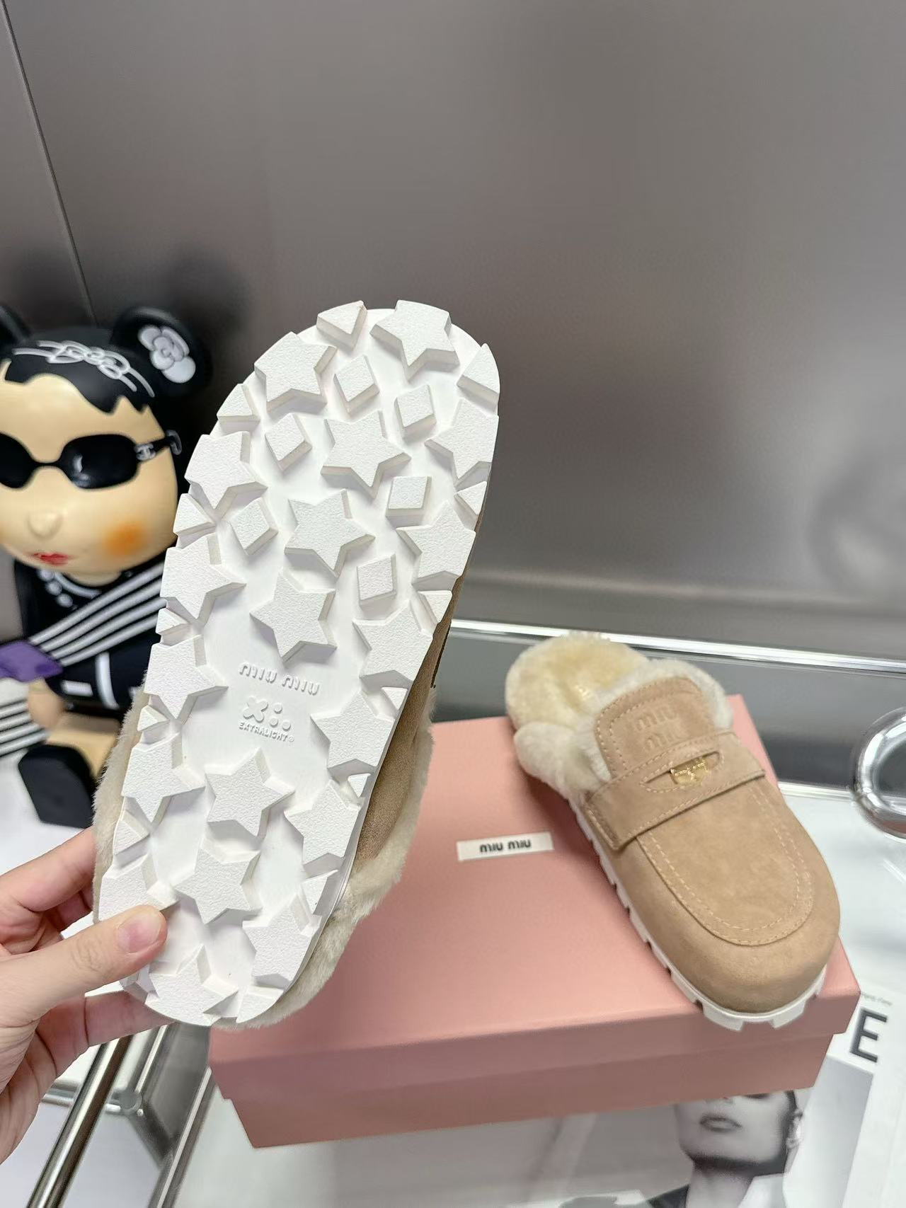 UA Miu Miu Slides
