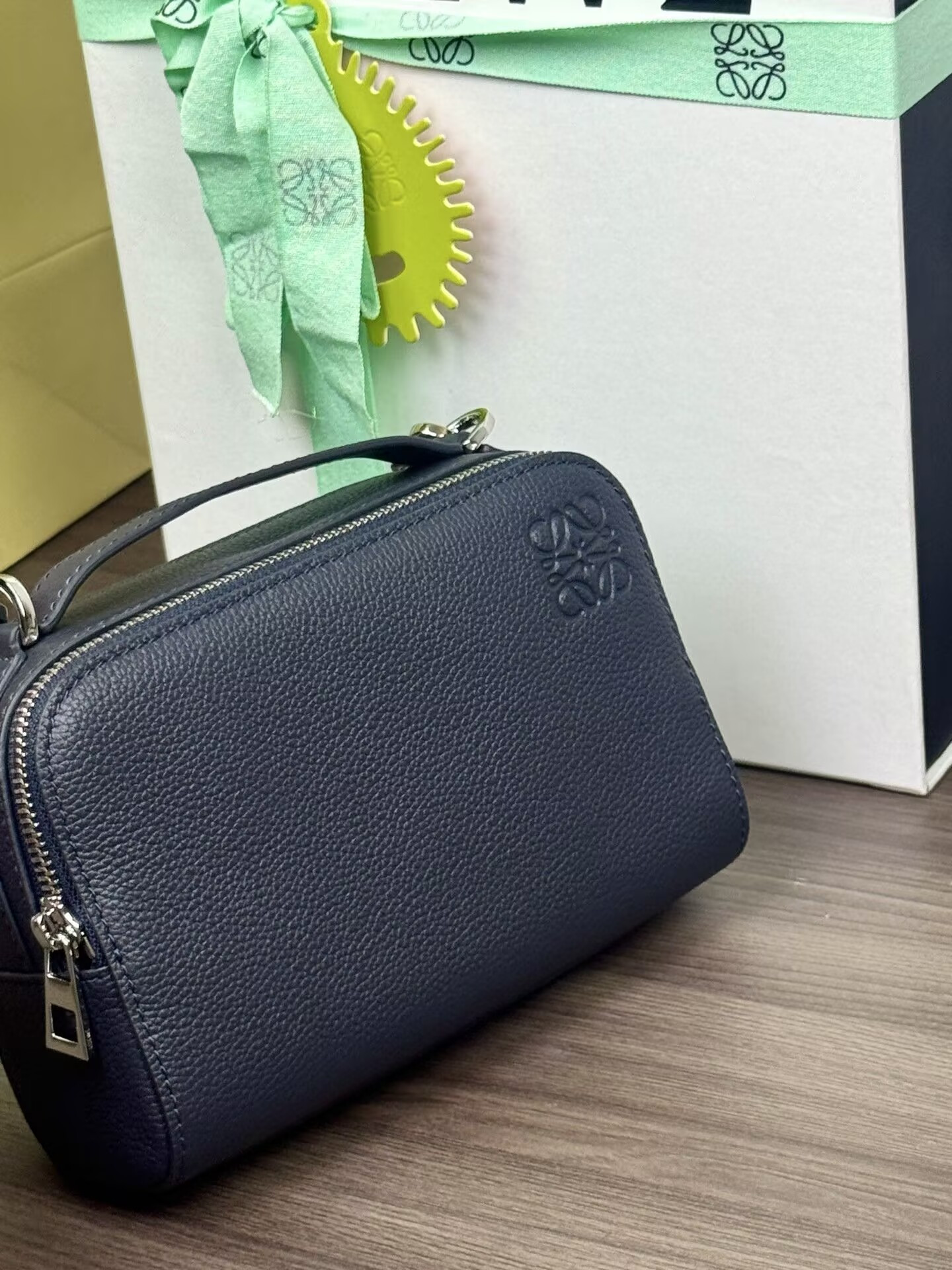 L0ew* mini crossbody camera bag in soft grained calfskin 18x8.5x13cm