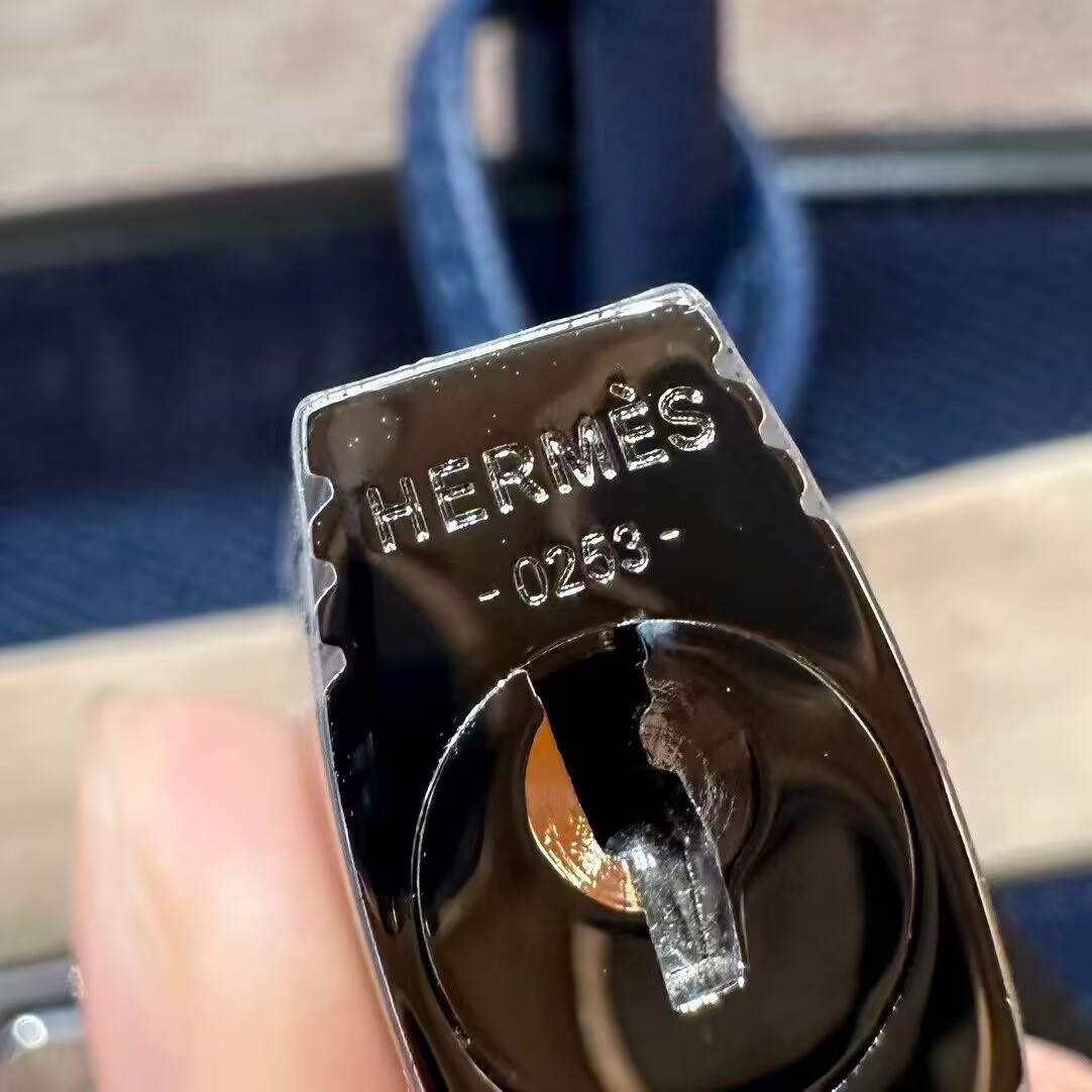 HERMÈS BIRKIN EPSOM 25 30 (Horse charm not included)