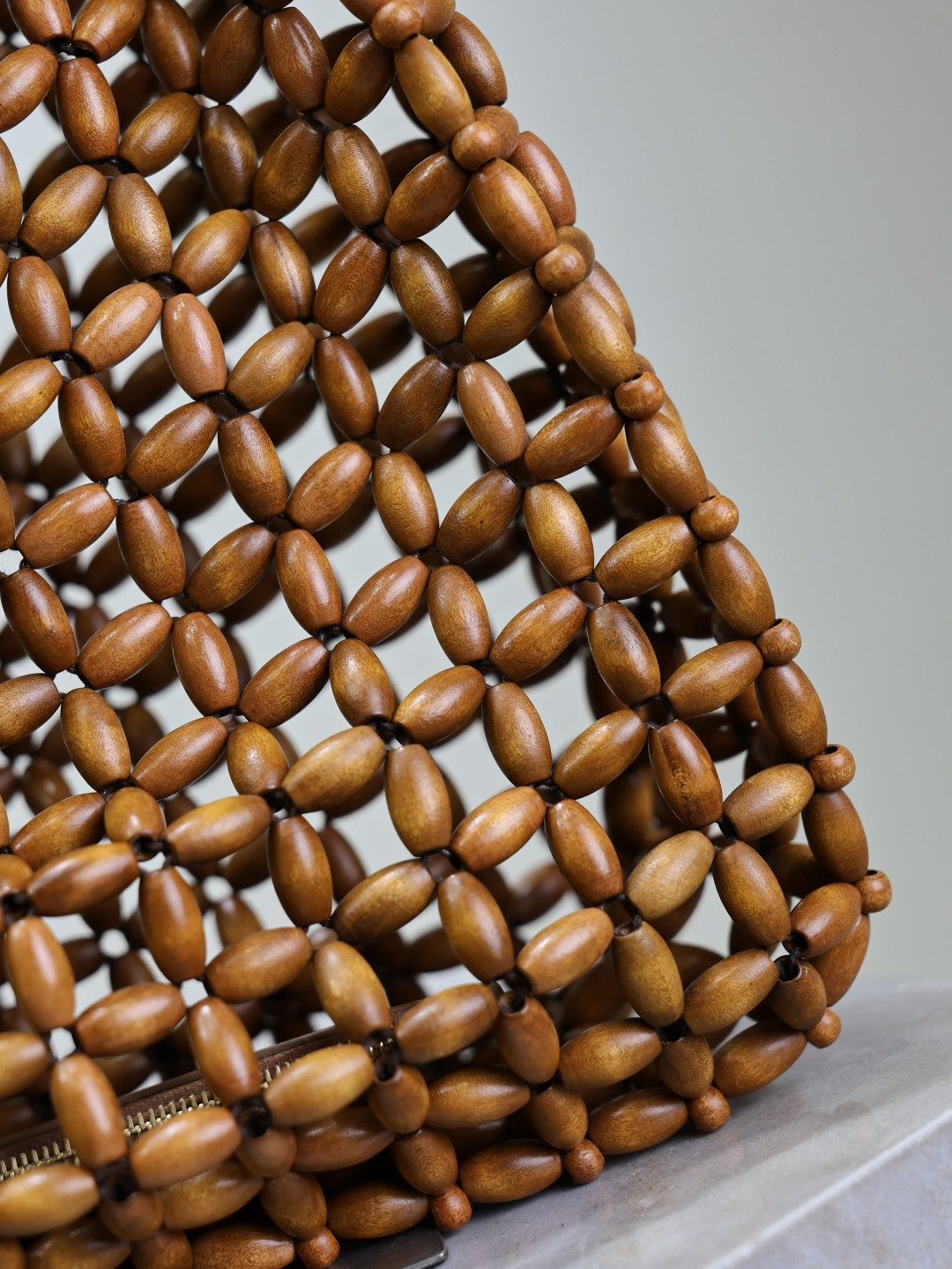 Y*L le 5 à 7 large in wood beads 30x35x10cm