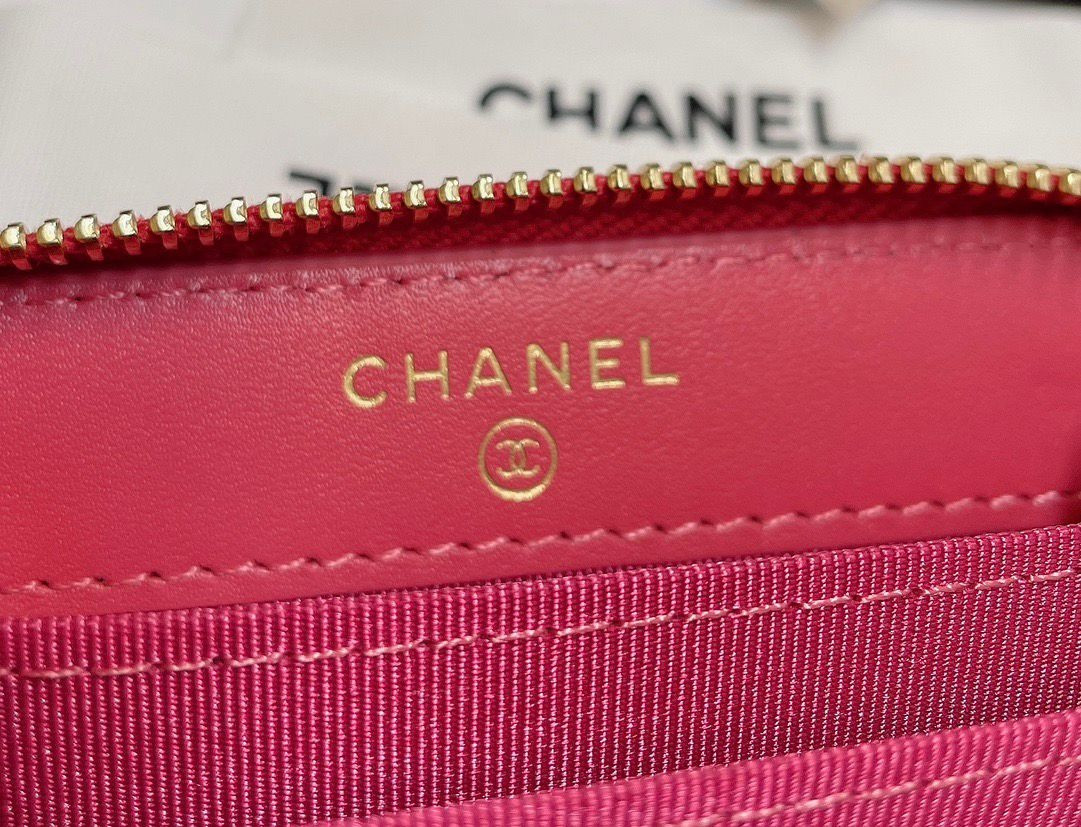 Ch*el zipped coin purse 7.5x11x2.5cm