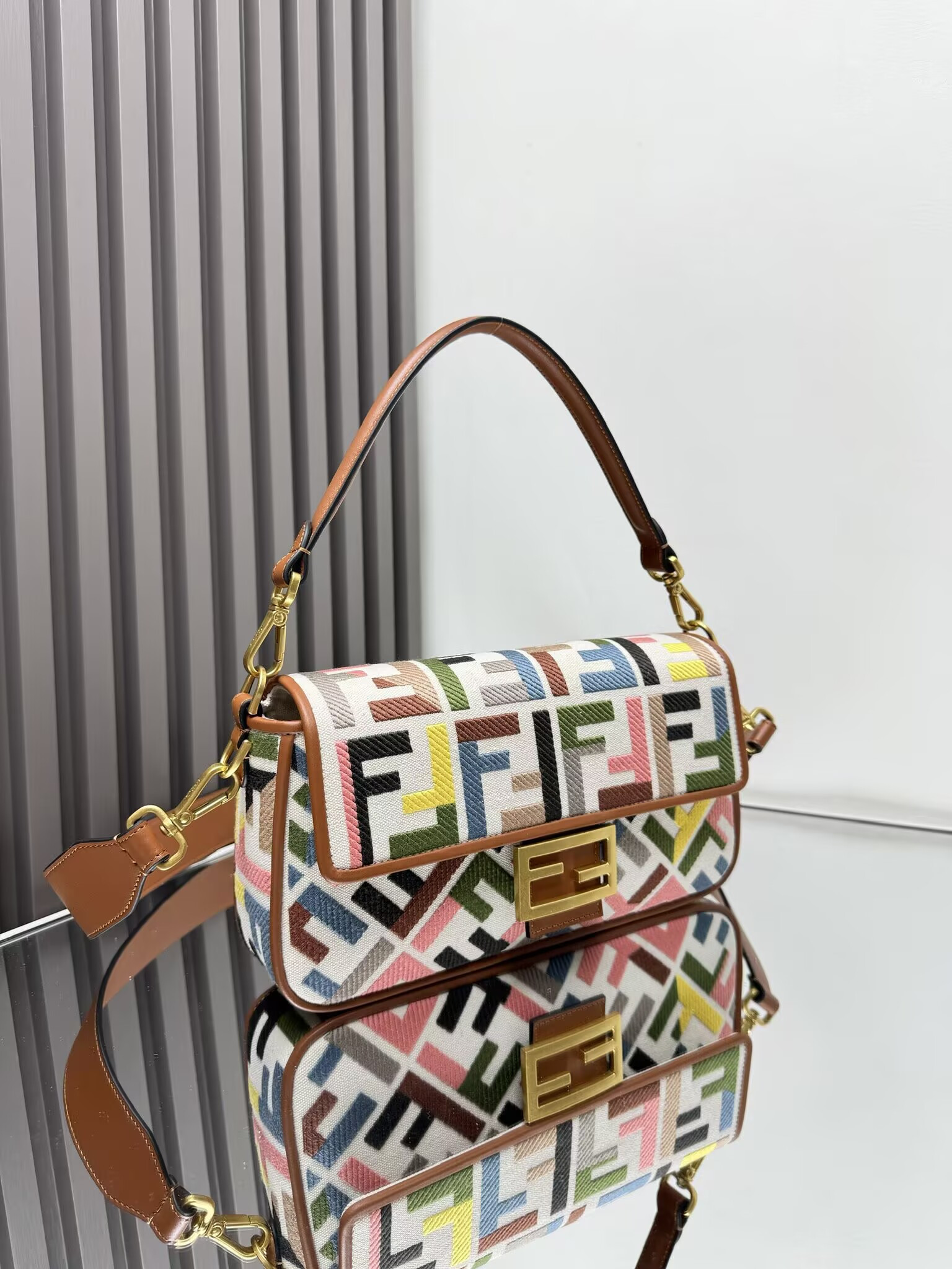 F**di baguette 26x13x6cm