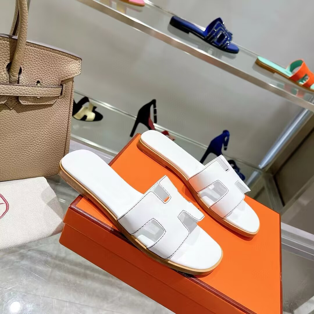UA Hermès Oran sandal