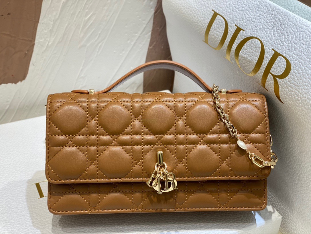 miss D*or mini handbag 21 x 11.5 x 4.5 cm