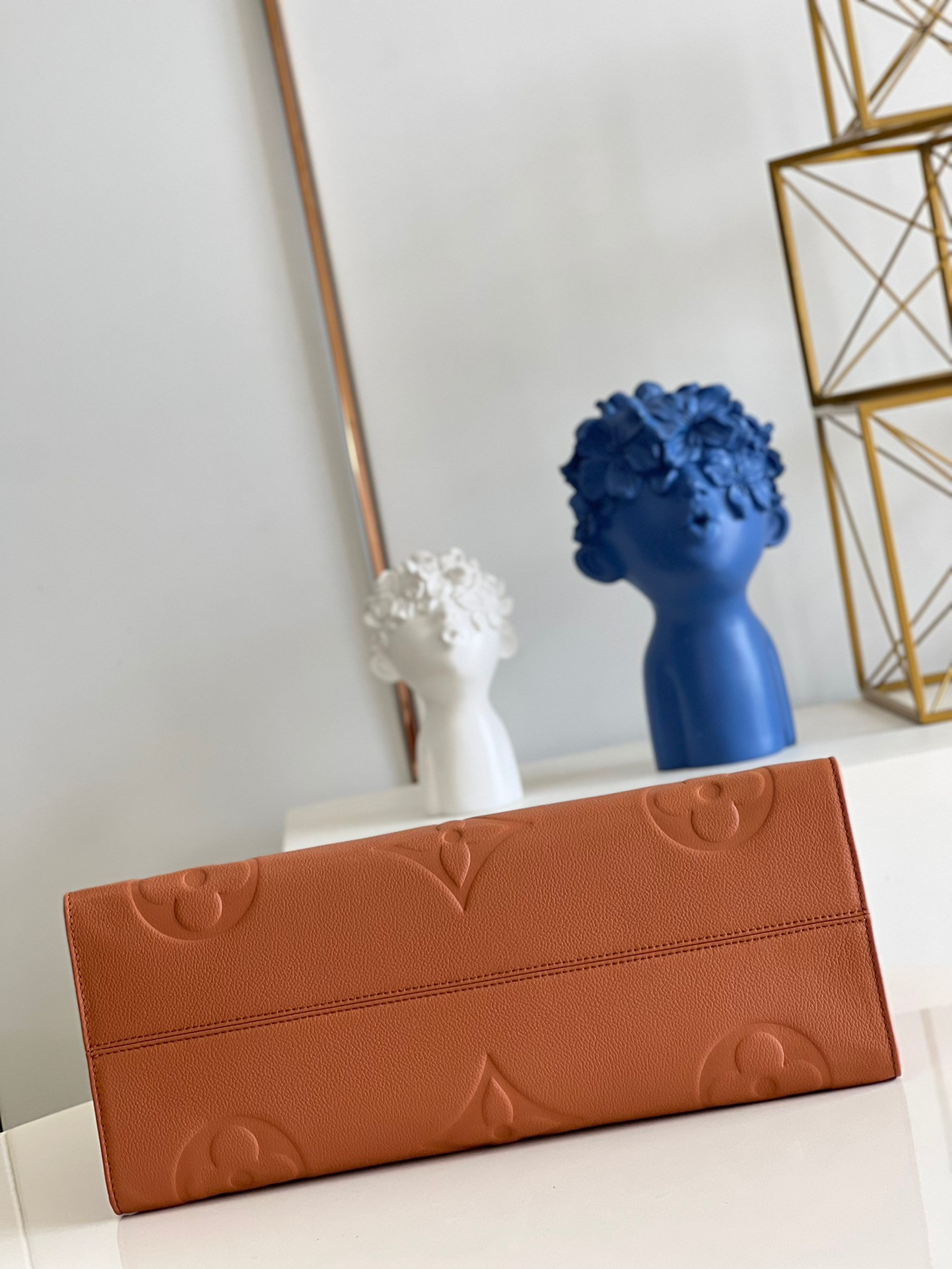 LV OnTheGo GM M449252 16.1 x 13.4 x 7.5inches