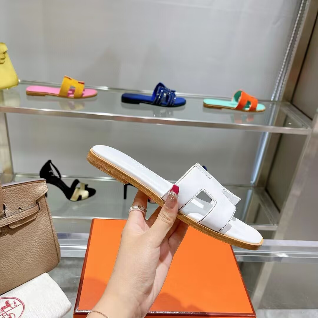 UA Hermès Oran sandal