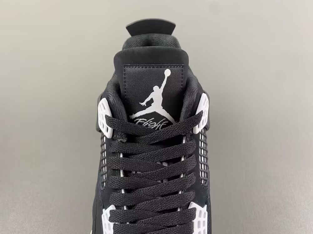 UA Air Jordan 4 Retro White Thunder