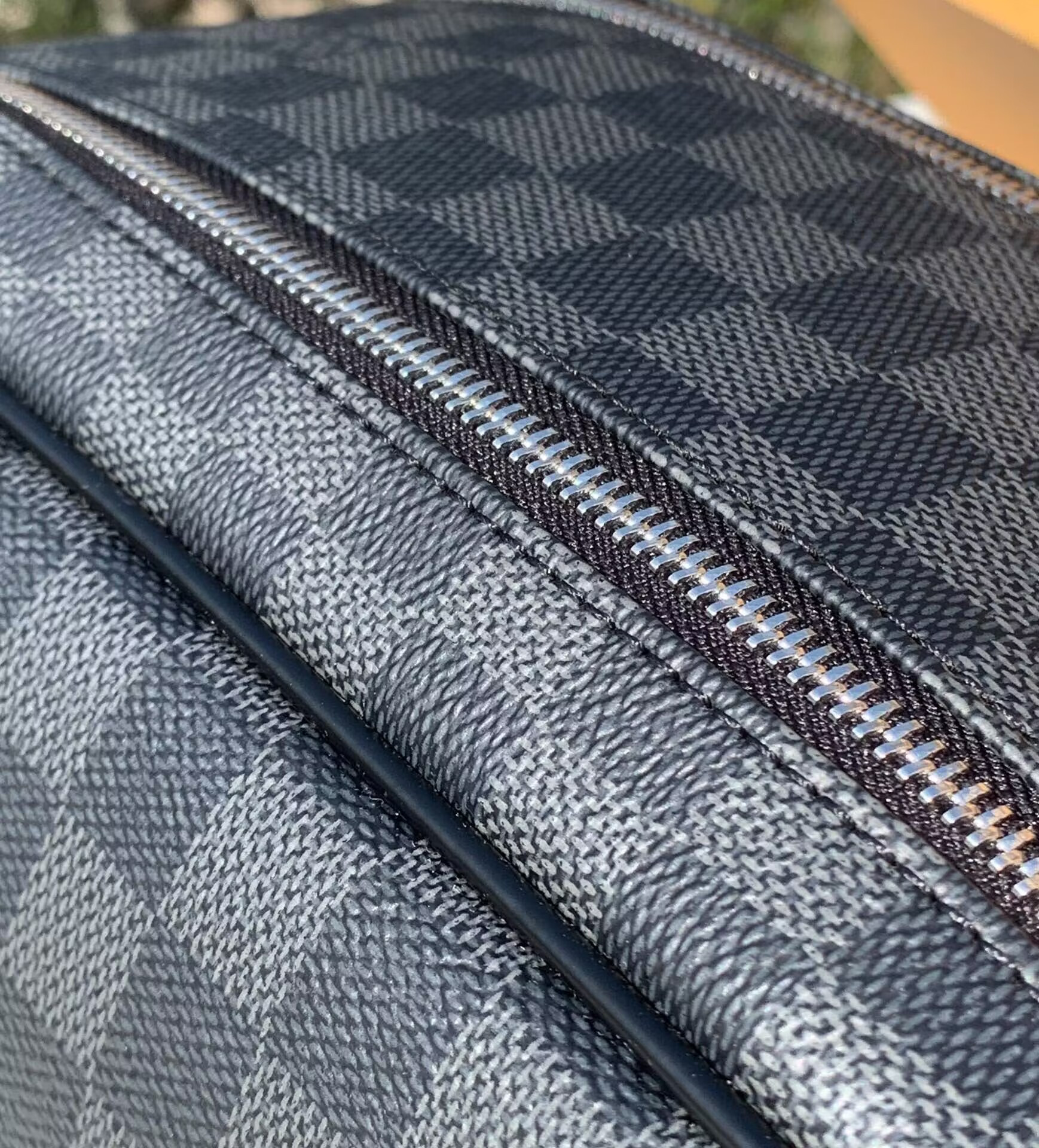 LV Dopp Kit Toilet Pouch M40127 28x16x13cm