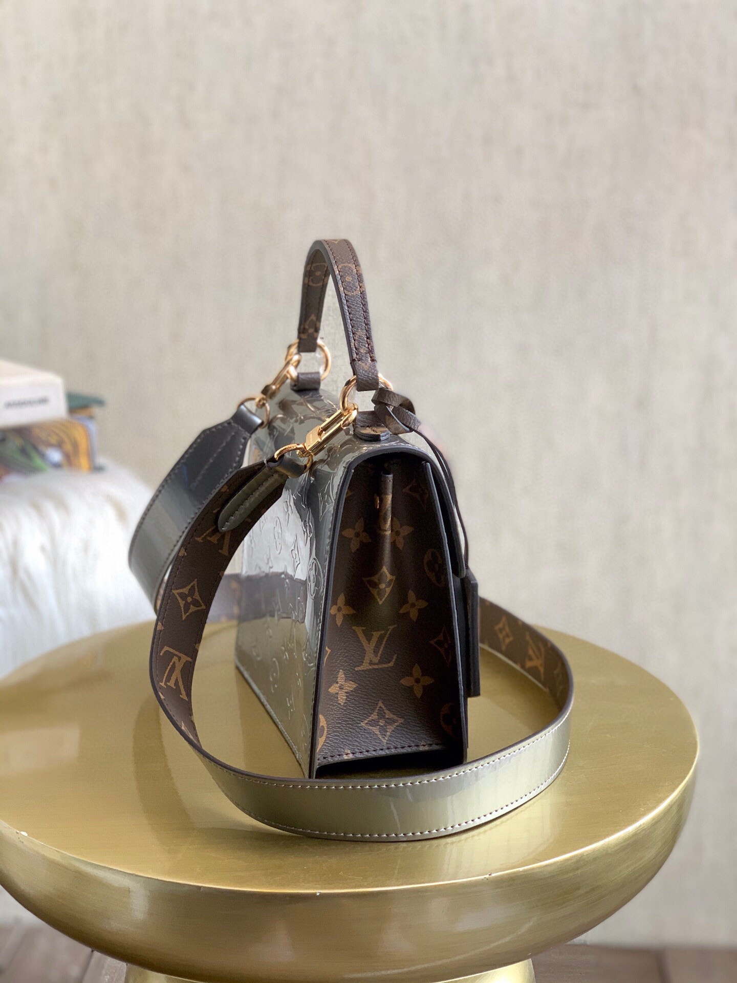 LV SPRING STREET M90567