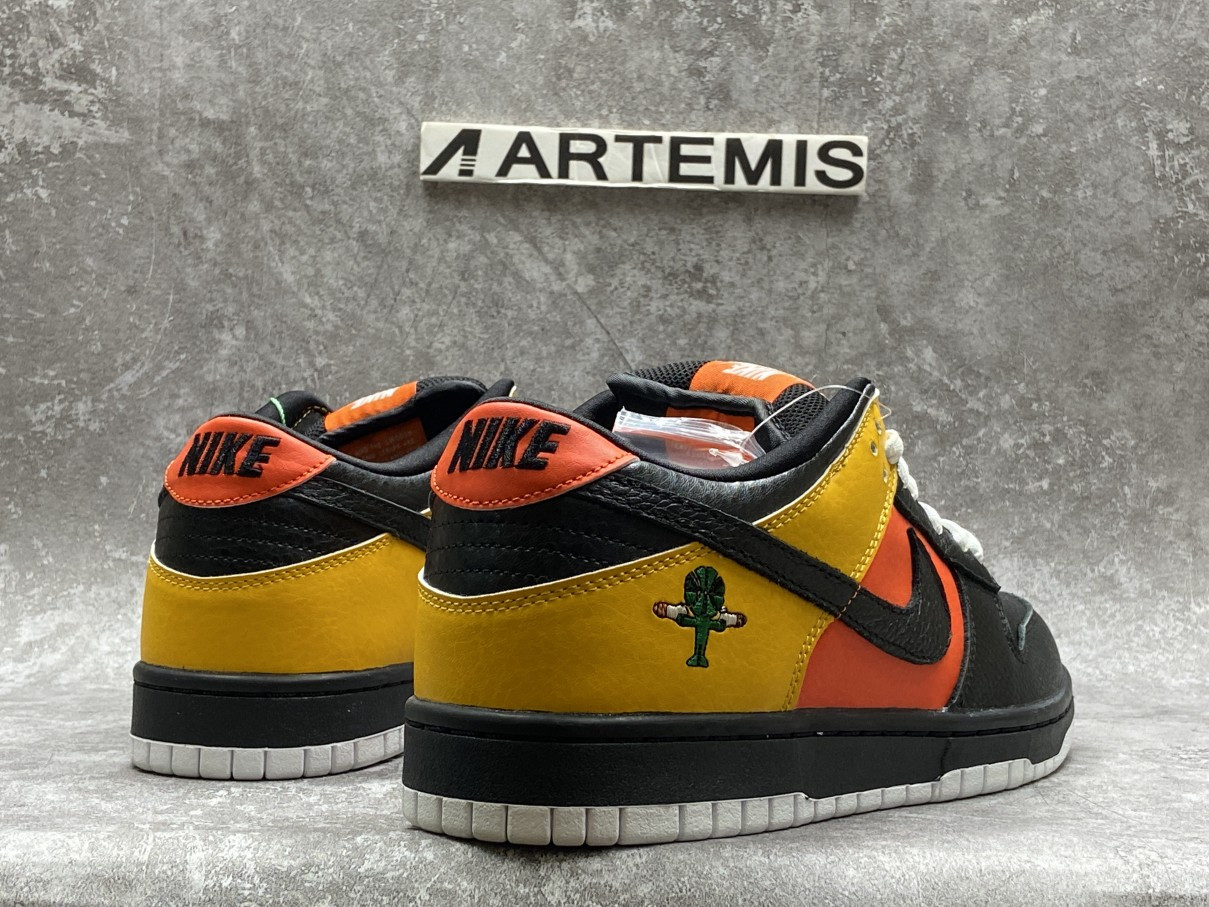 Nike Dunk SB Low Raygun