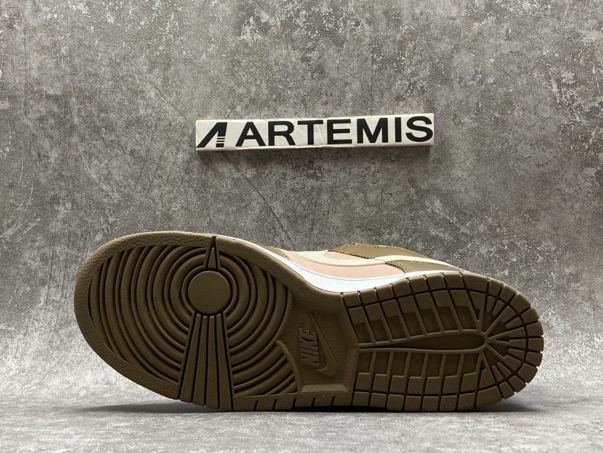 Nike Dunk SB Low Stussy Cherry