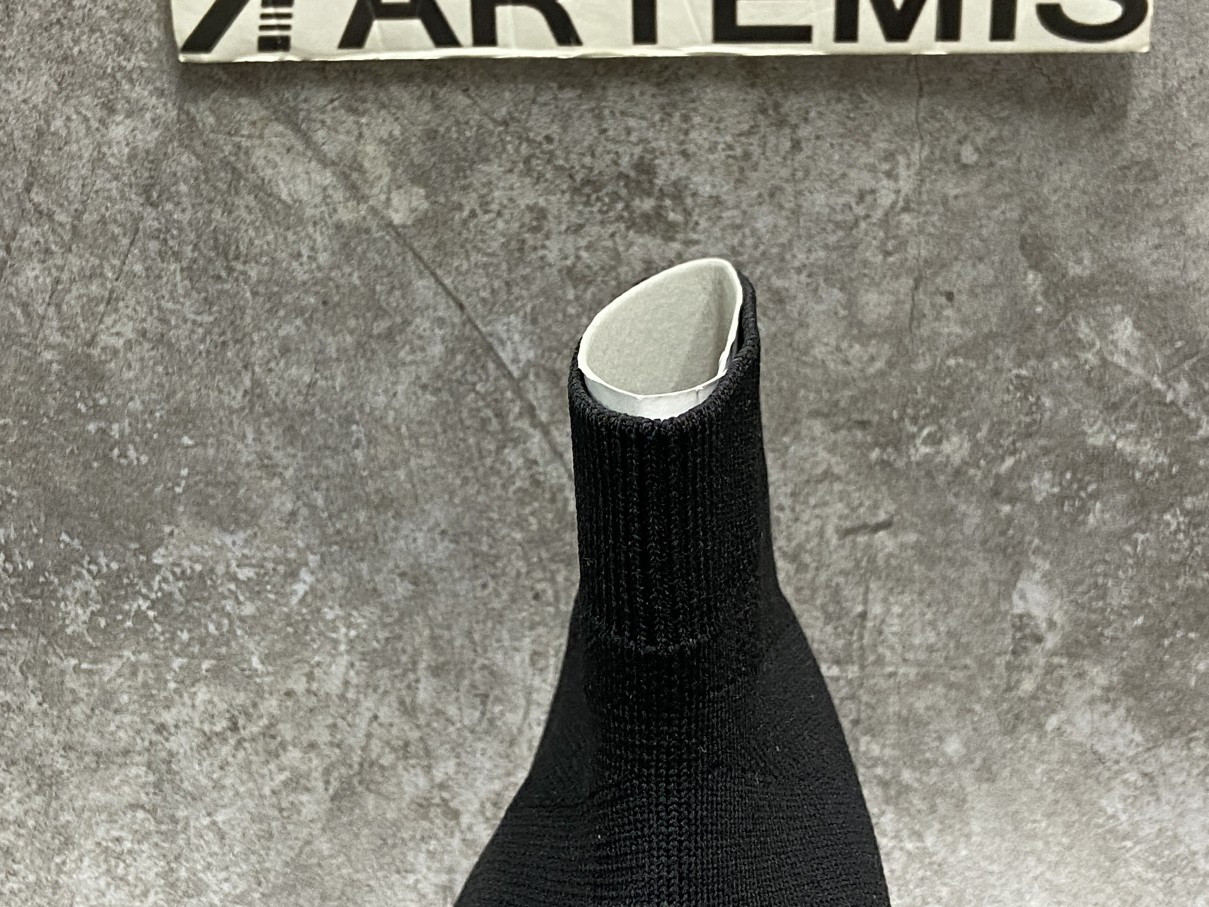 Balenciga Speed Graffiti Trainers Black