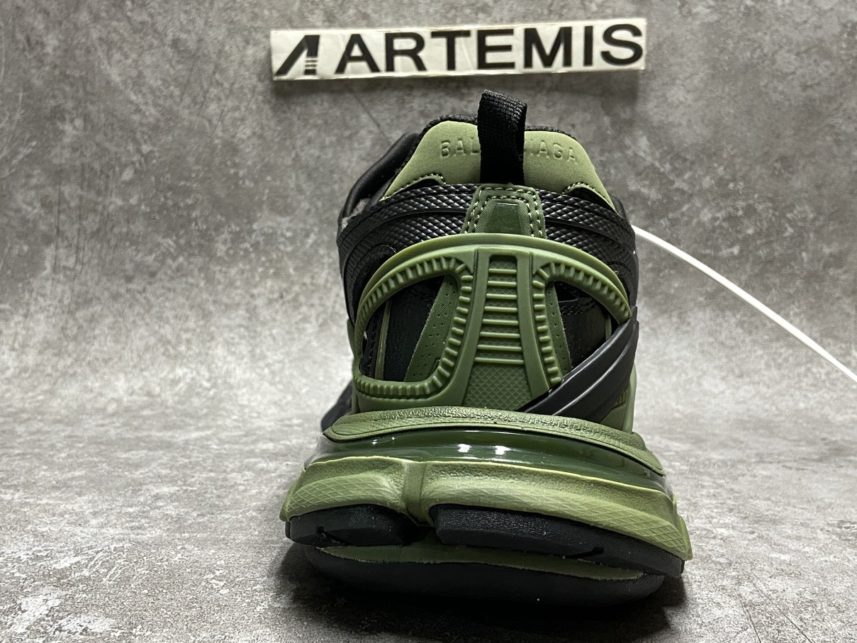 Balenciga Track 5.0 Black Green