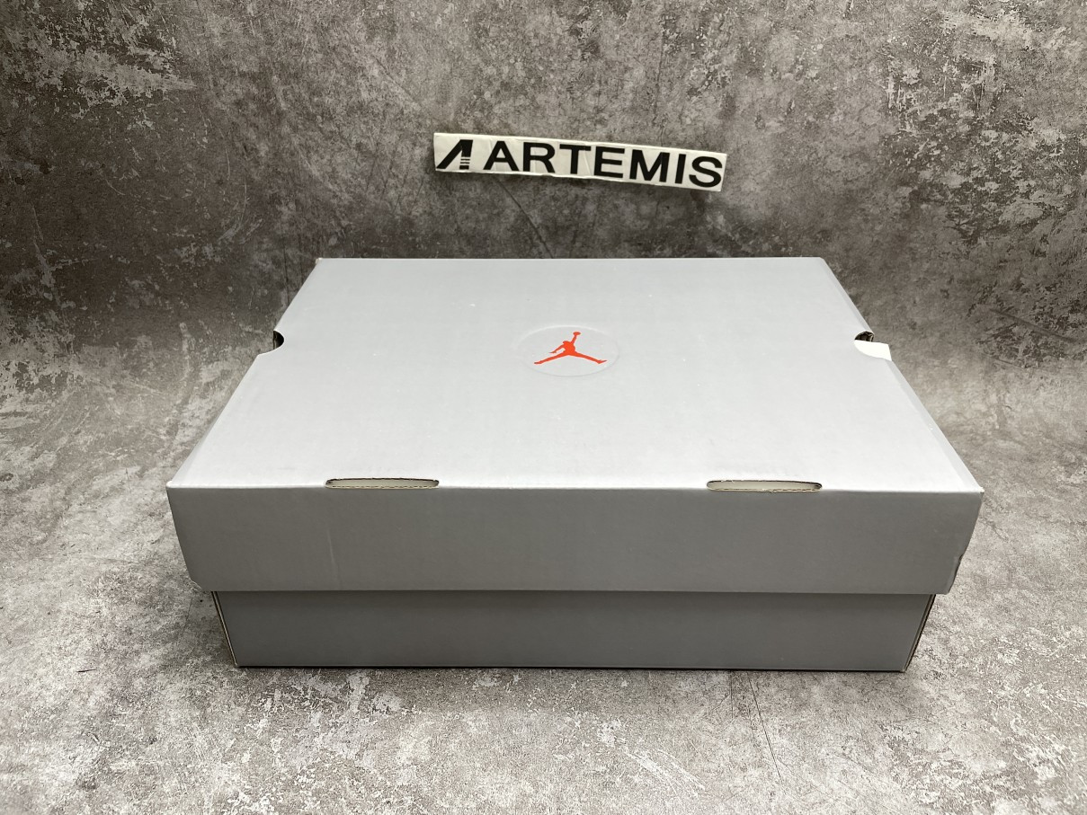 Air Jordan 14 Retro White Hyper Royal