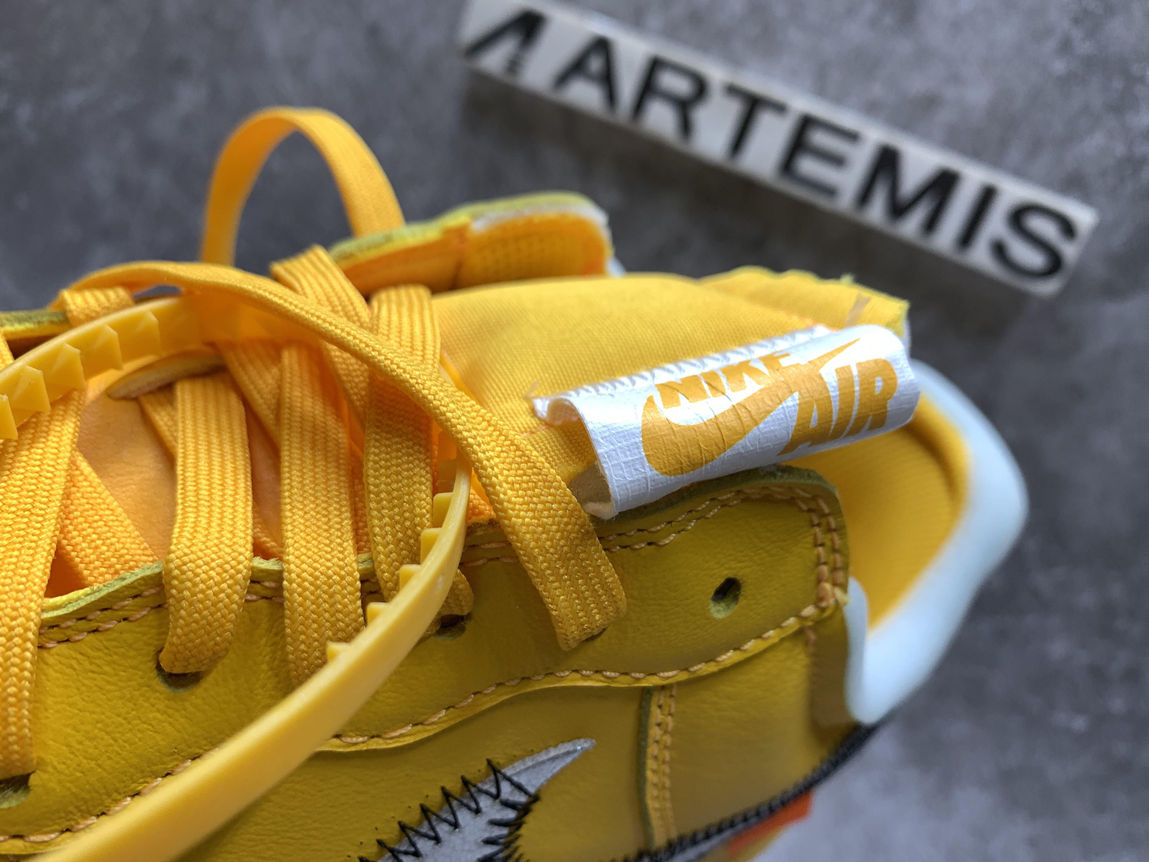 Air Force 1 x Off-White Low University Gold