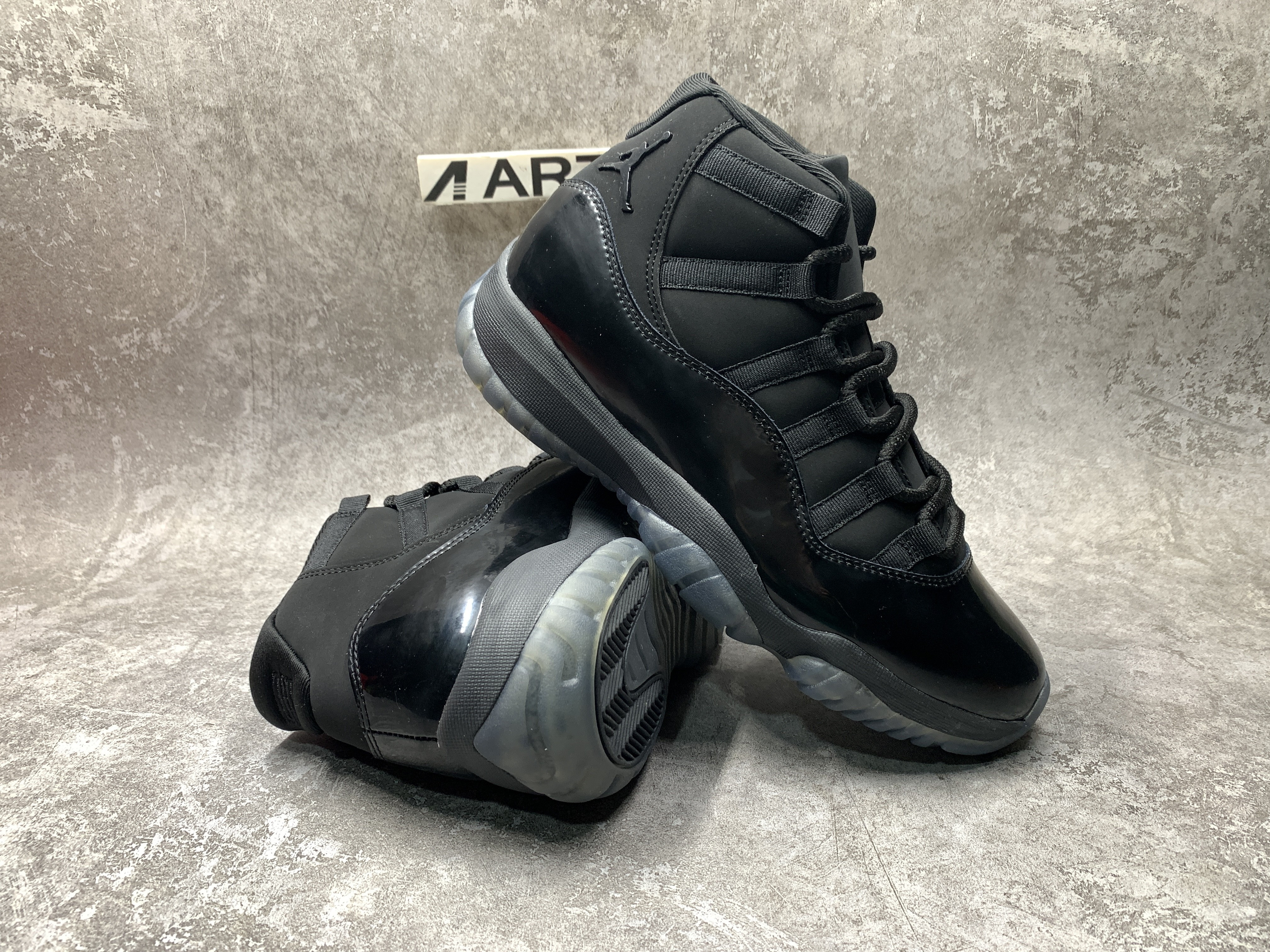 Air Jordan 11 Retro Cap and Gown