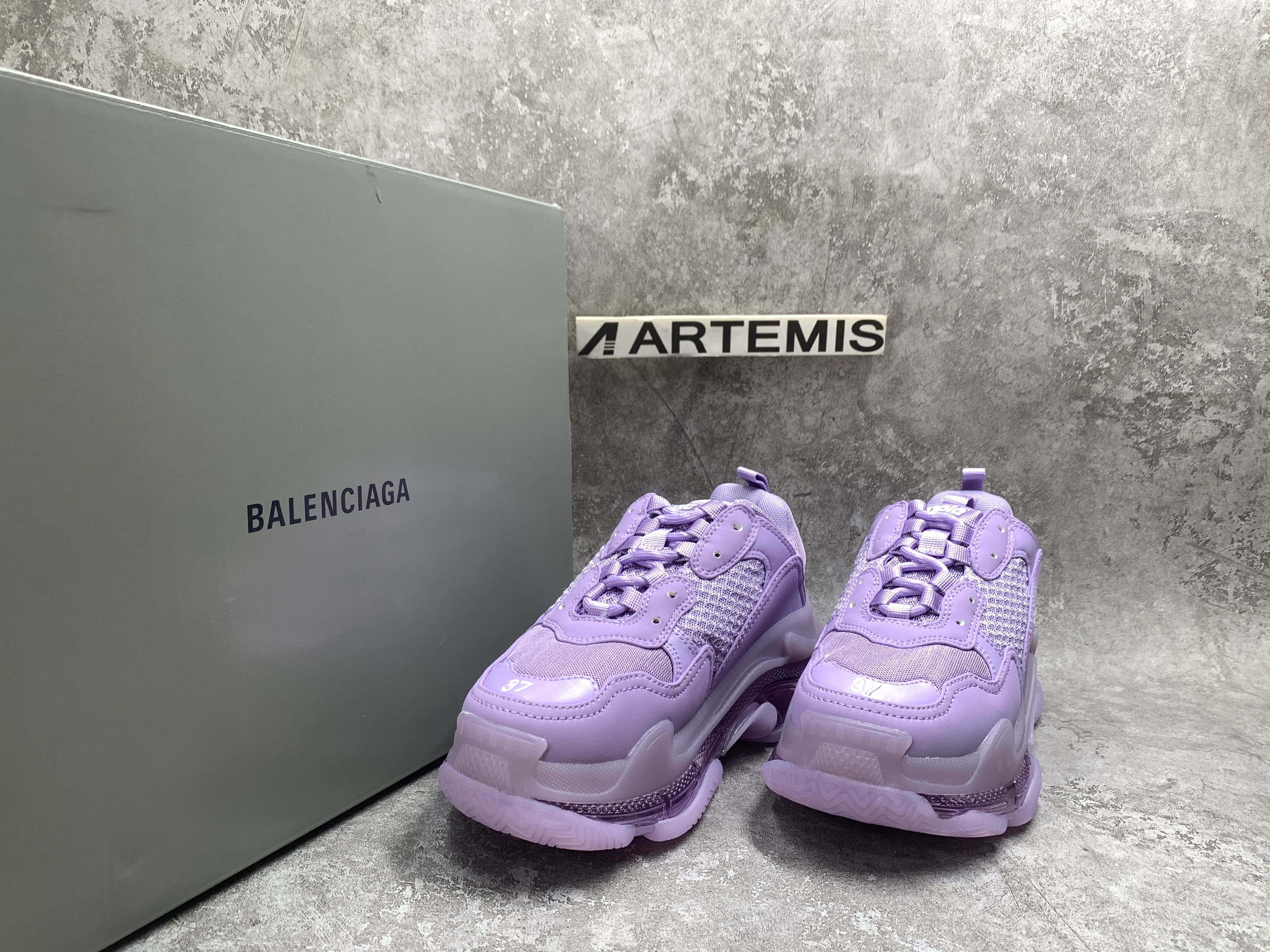 Balenciga Wmns Triple S Sneaker Clear Sole Light Lilac