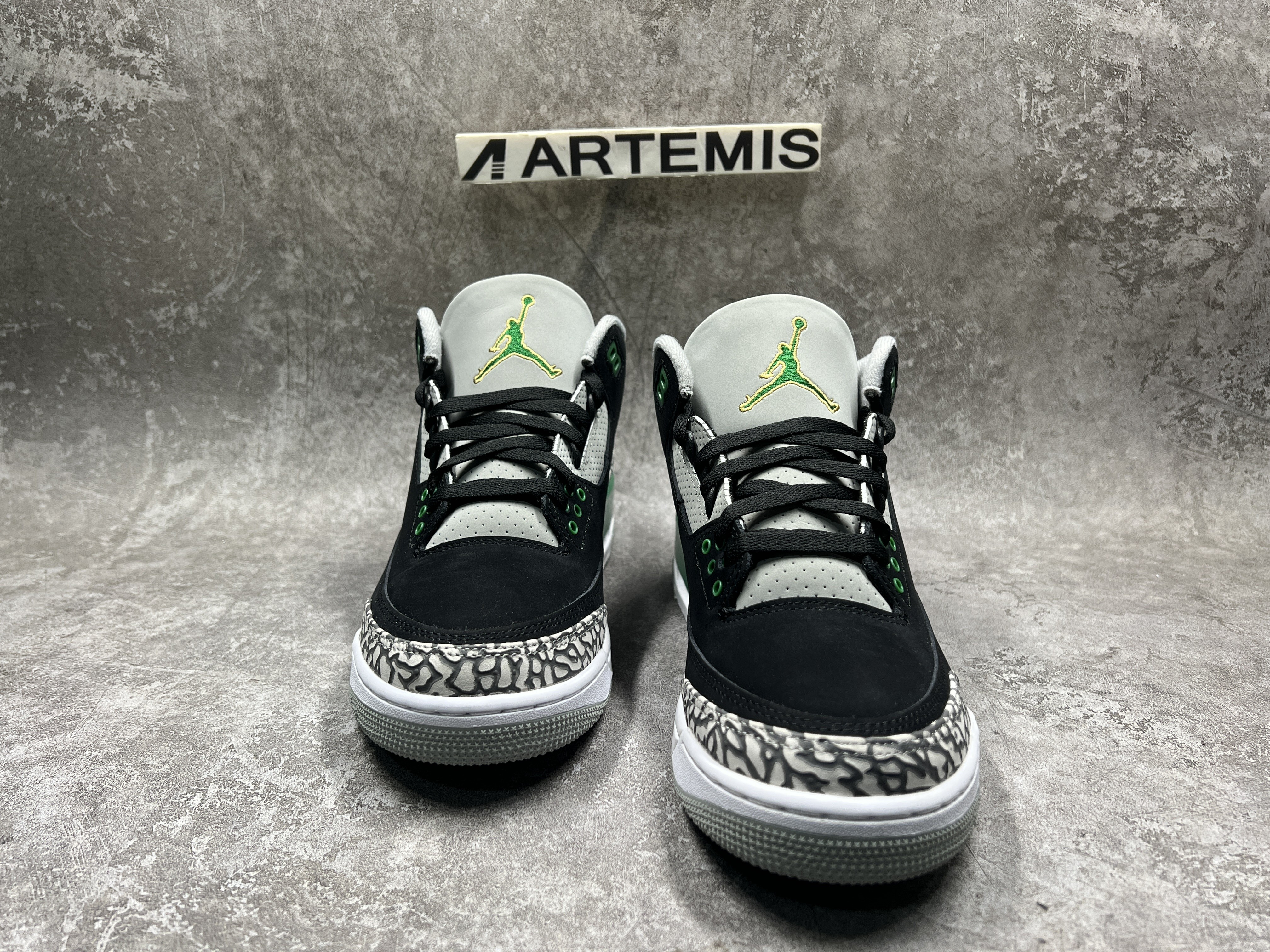 Air Jordan 3 Retro Pine Green
