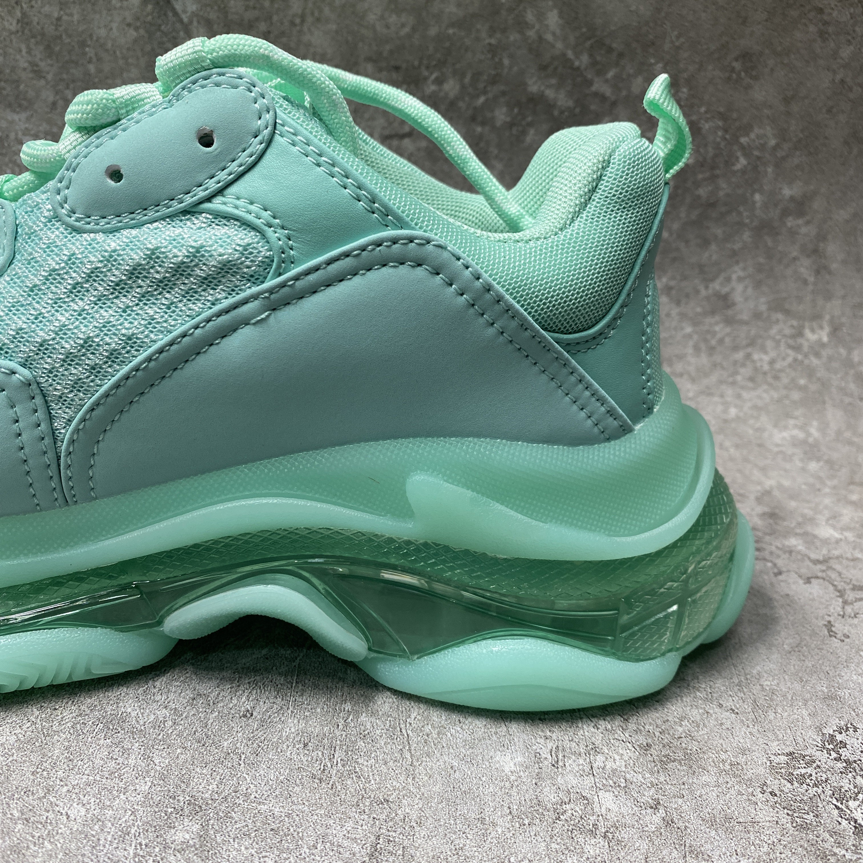 Balenciga Triple S Clear Sole Green