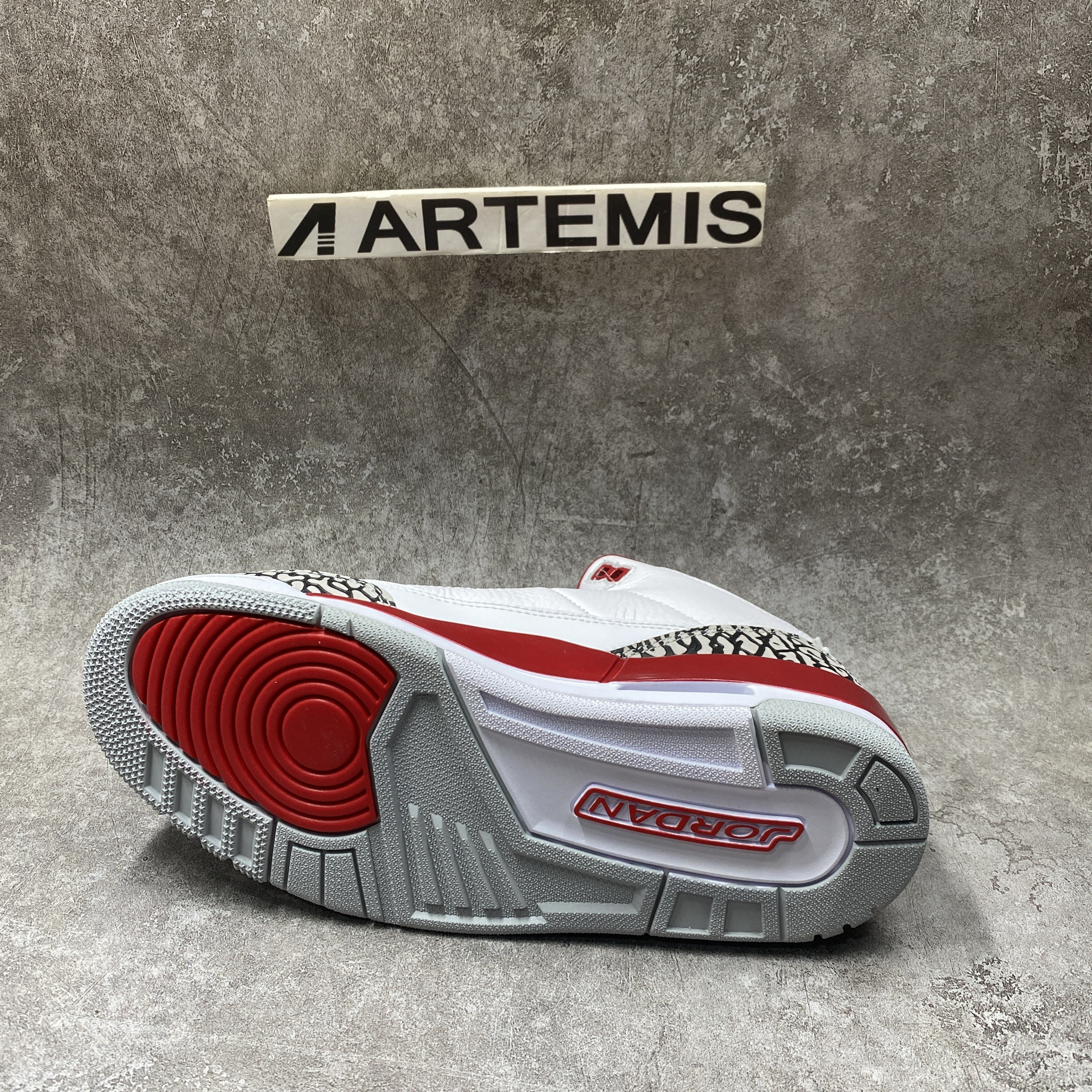 Air Jordan 3 Retro Cardinal Red