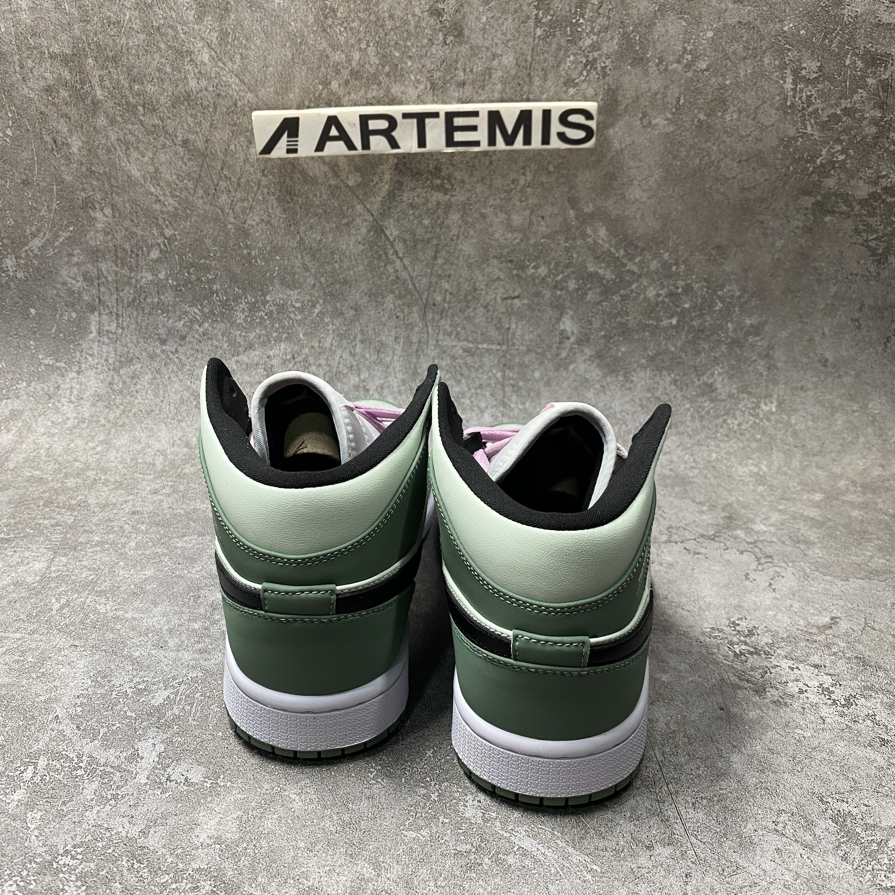 Air Jordan 1 Mid Dutch Green