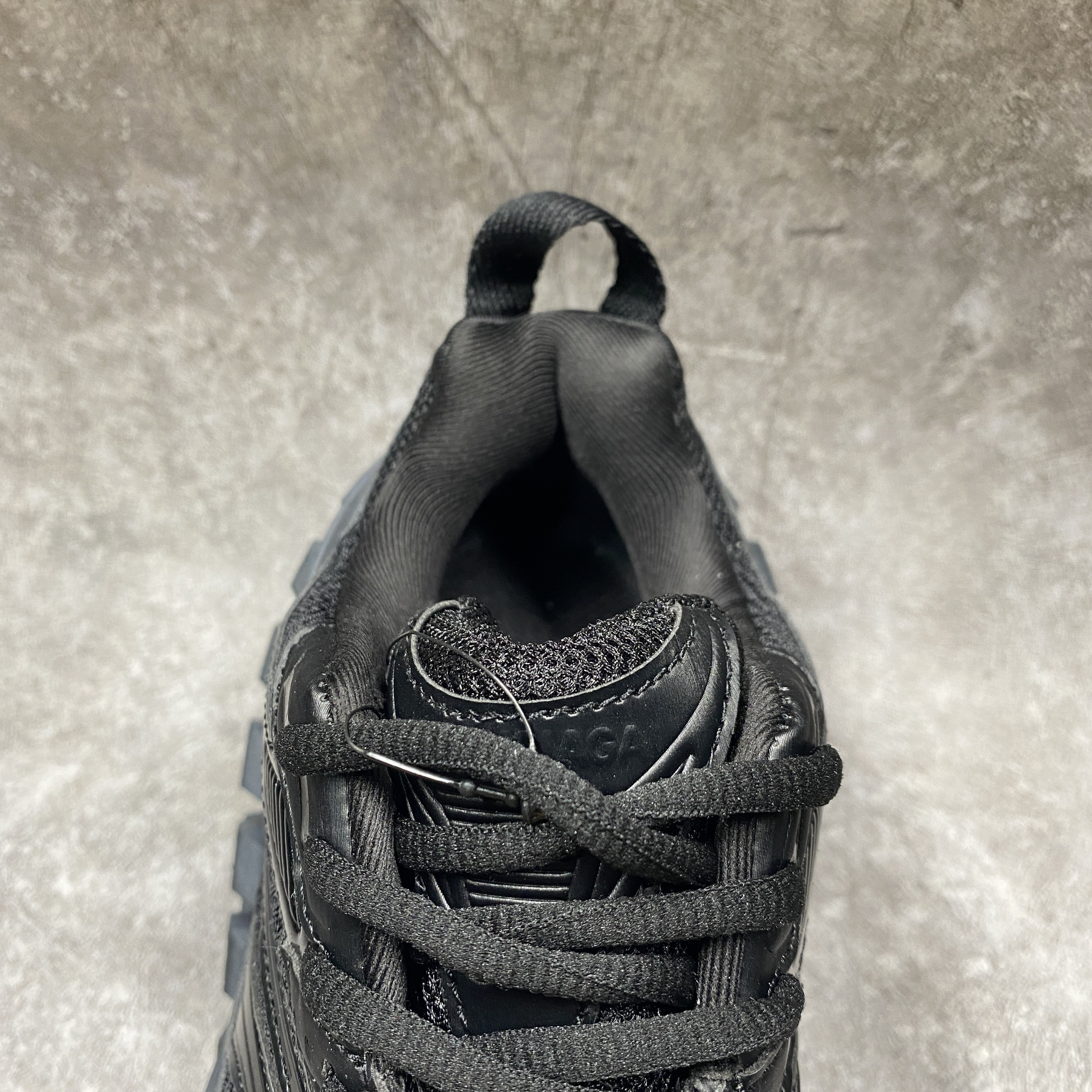 Balenciga Defender Black