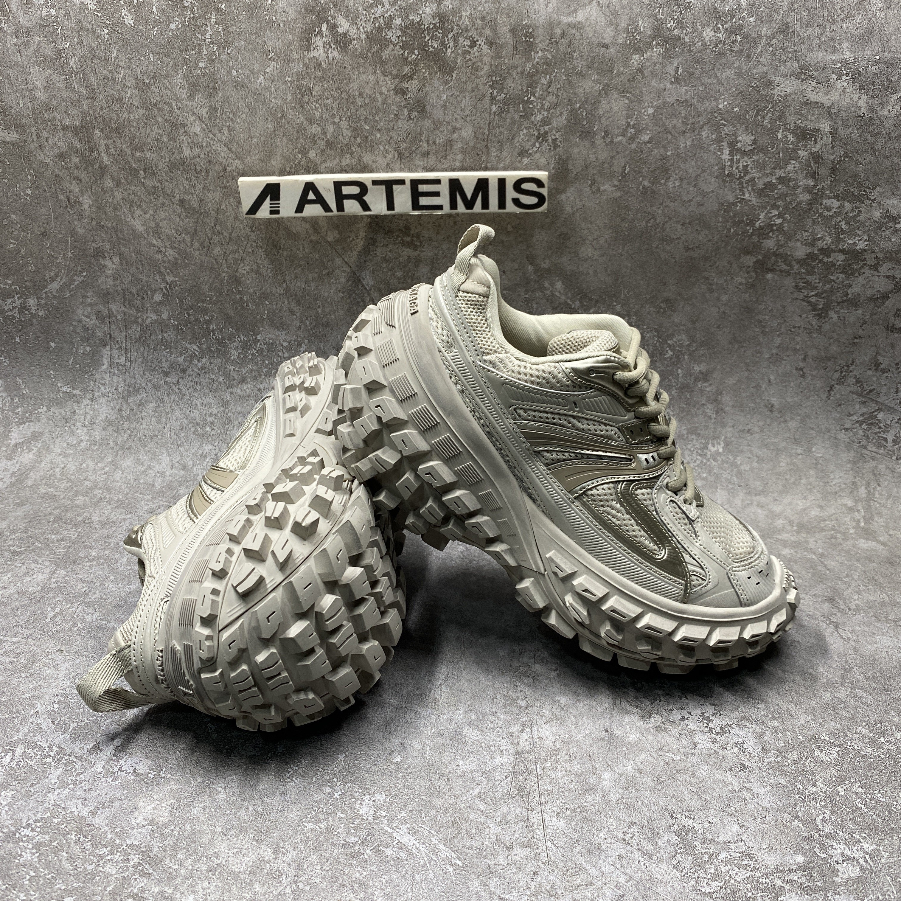 Balenciga Defender Beige