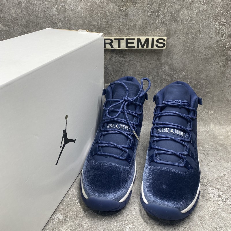 Air Jordan 11 Midnight Navy