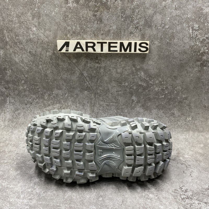 Balenciga Defender Grey