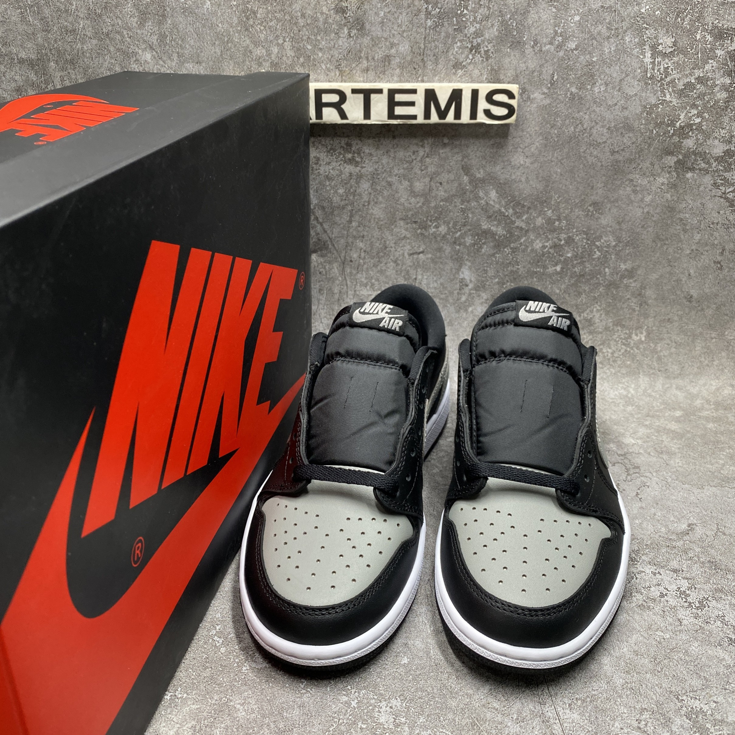 Air Jordan 1 Retro Low Og