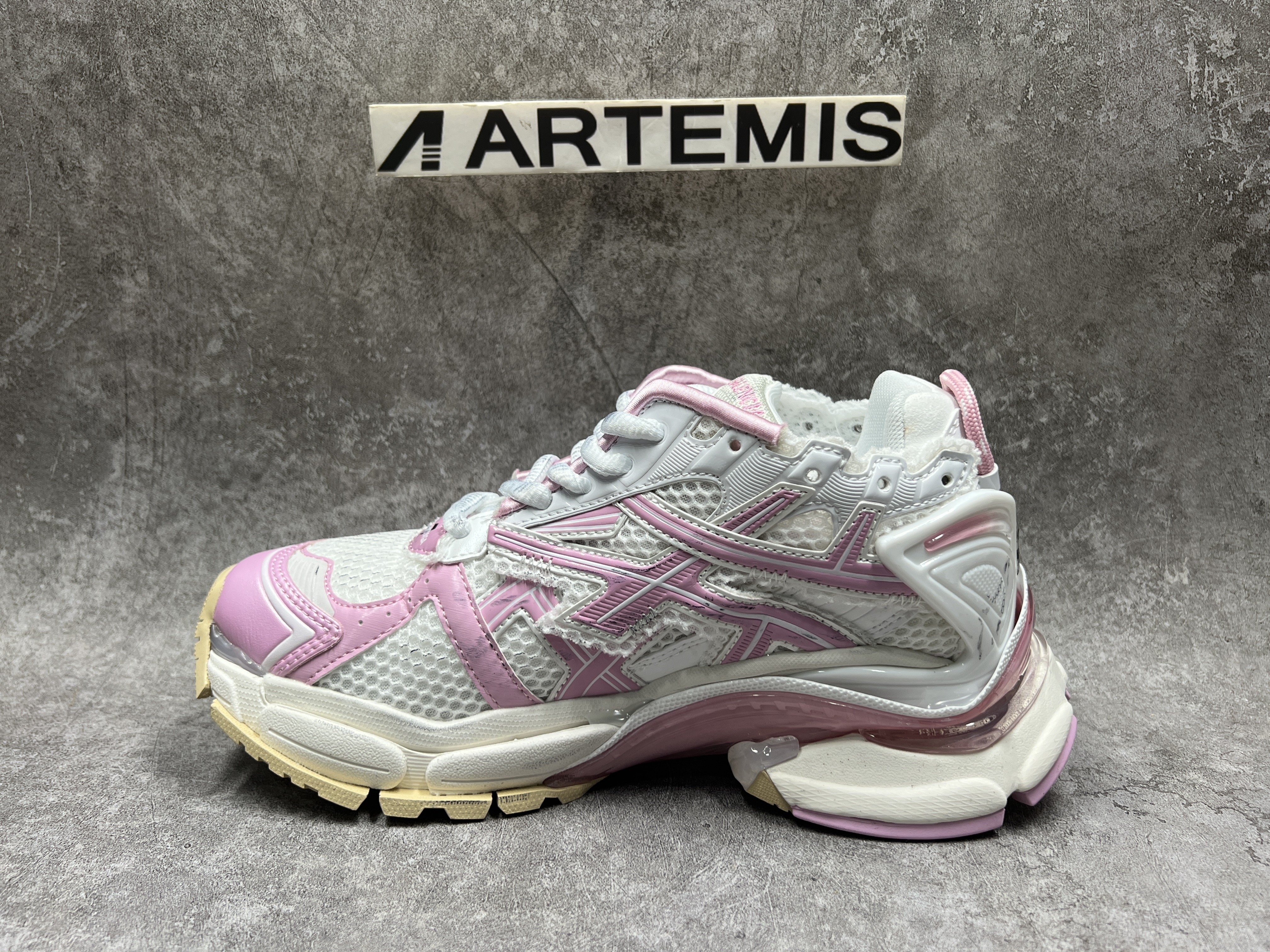 Balenciga Runner Sneaker Pink