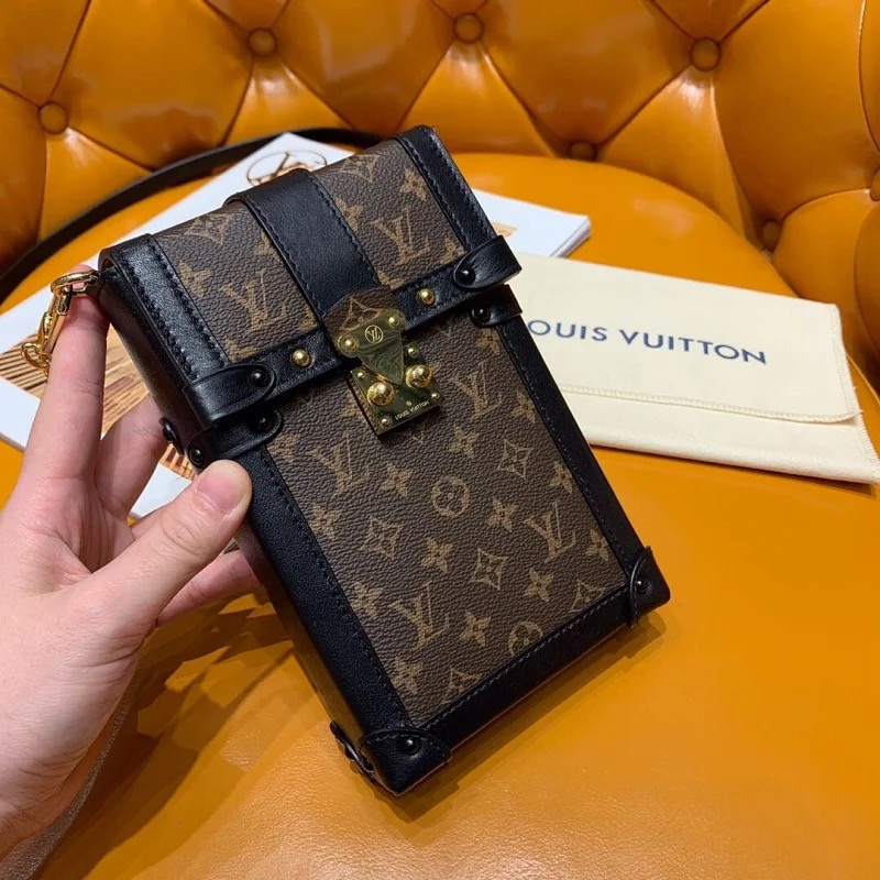 LV VERTICAL TRUNK POCHETTE M63913