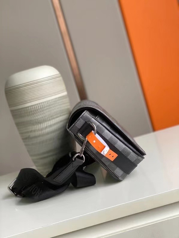 LV STUDIO MESSENGER N50013