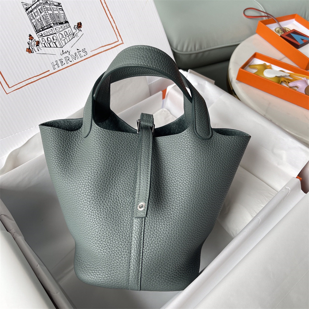 Hermès Picotin 18cm almond green without original box