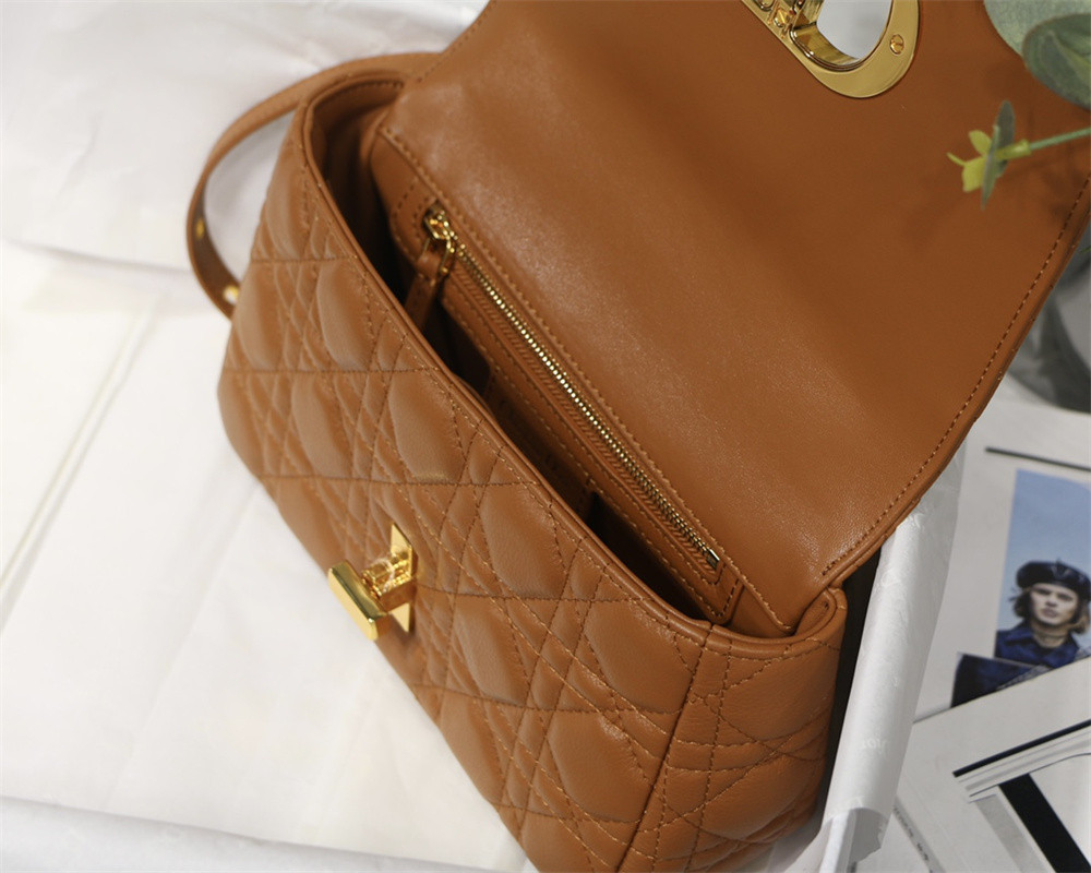 small d*or caro bag caramel S*pple cannage calfskin 20 x 12 x 7 cm