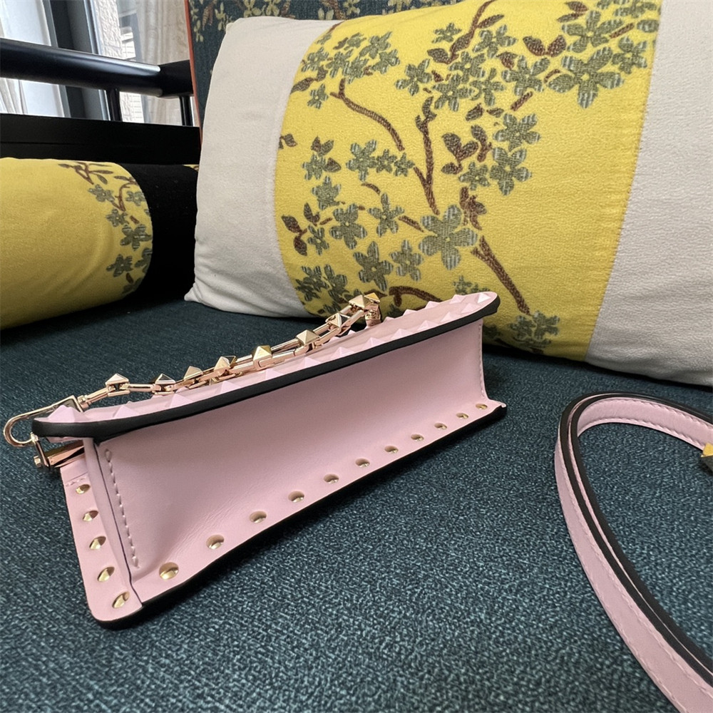 VALENTINO GARAVANI ROCKSTUD23 SMALL SMOOTH CALFSKIN SHOULDER BAG PINK